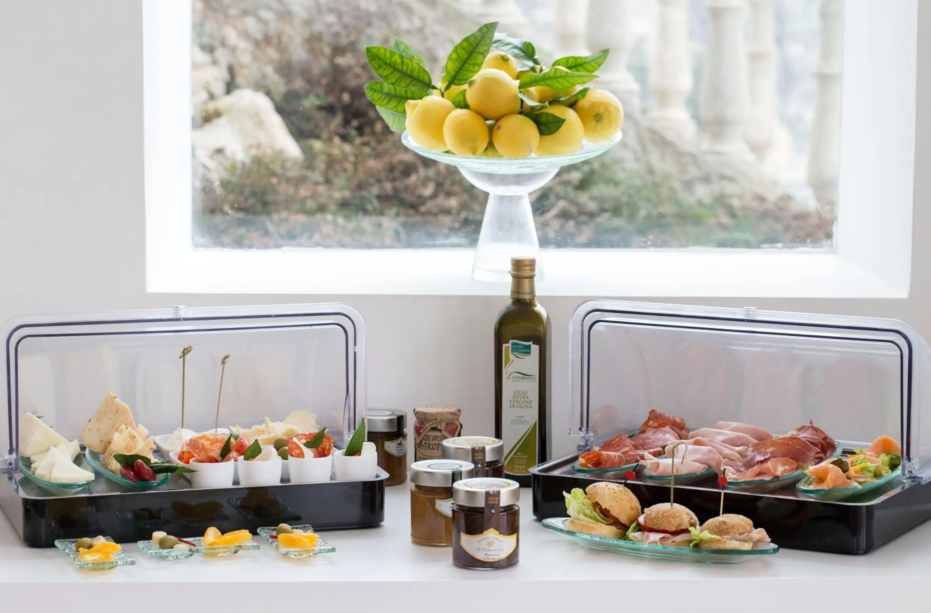 Food and drinks in Villa Paola