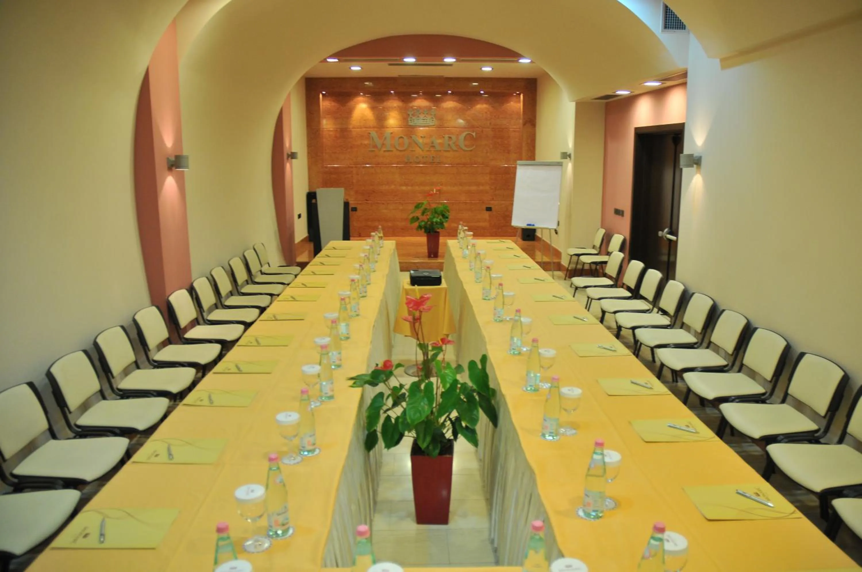 Business facilities in MonarC Hotel