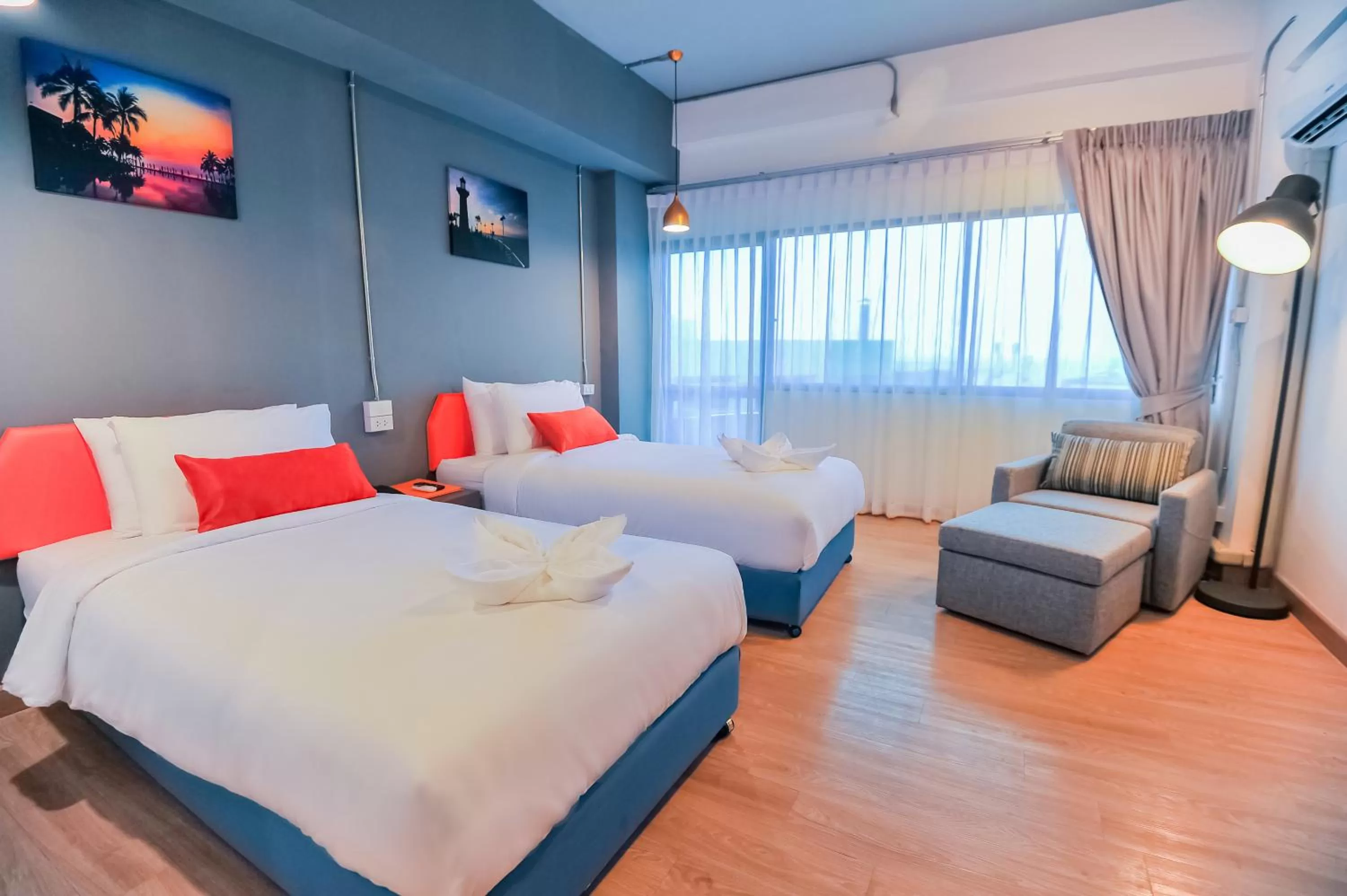 Bed in 7 Stays Pattaya Hotel
