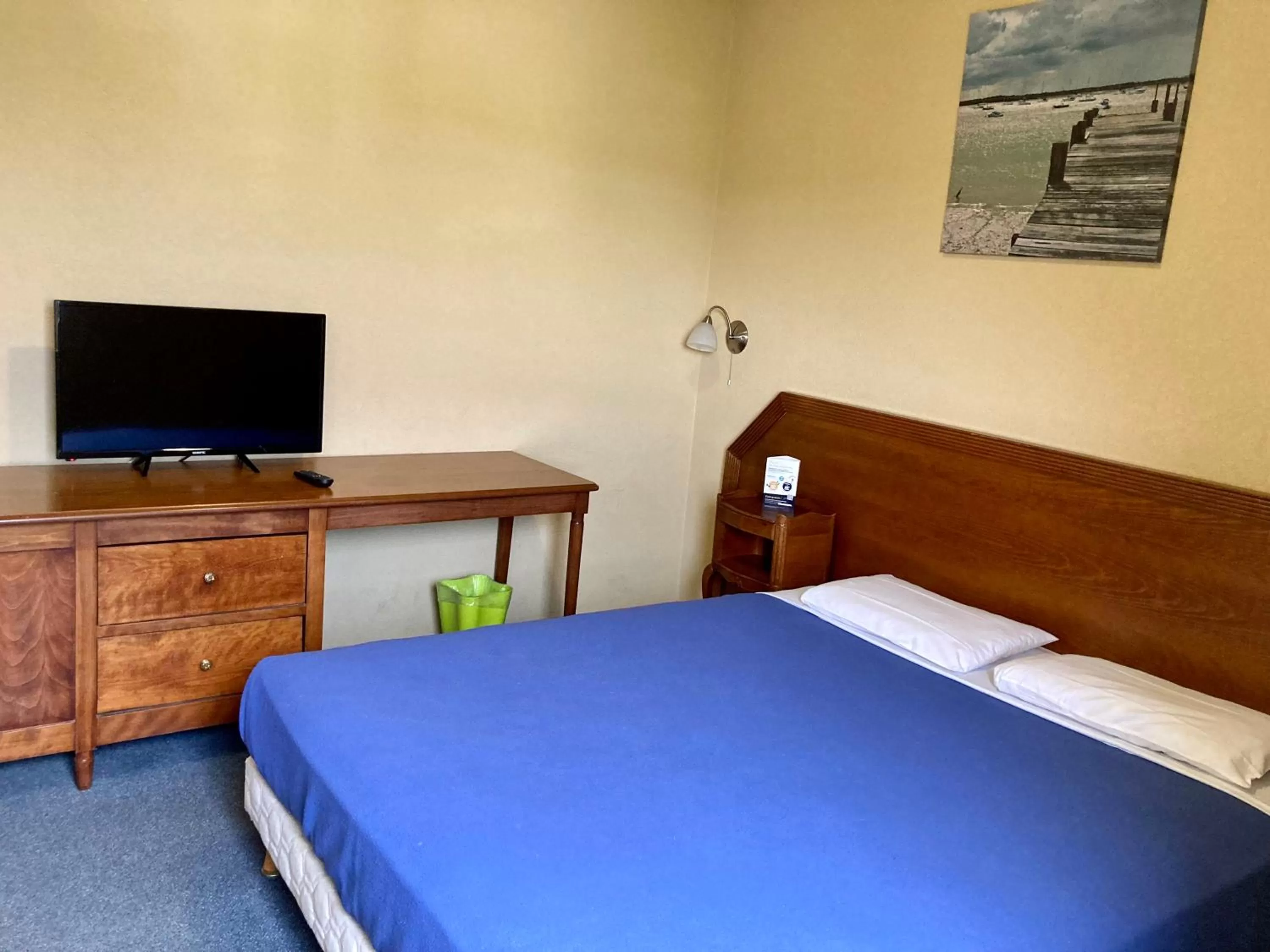 Bedroom in Hôtel De Champagne