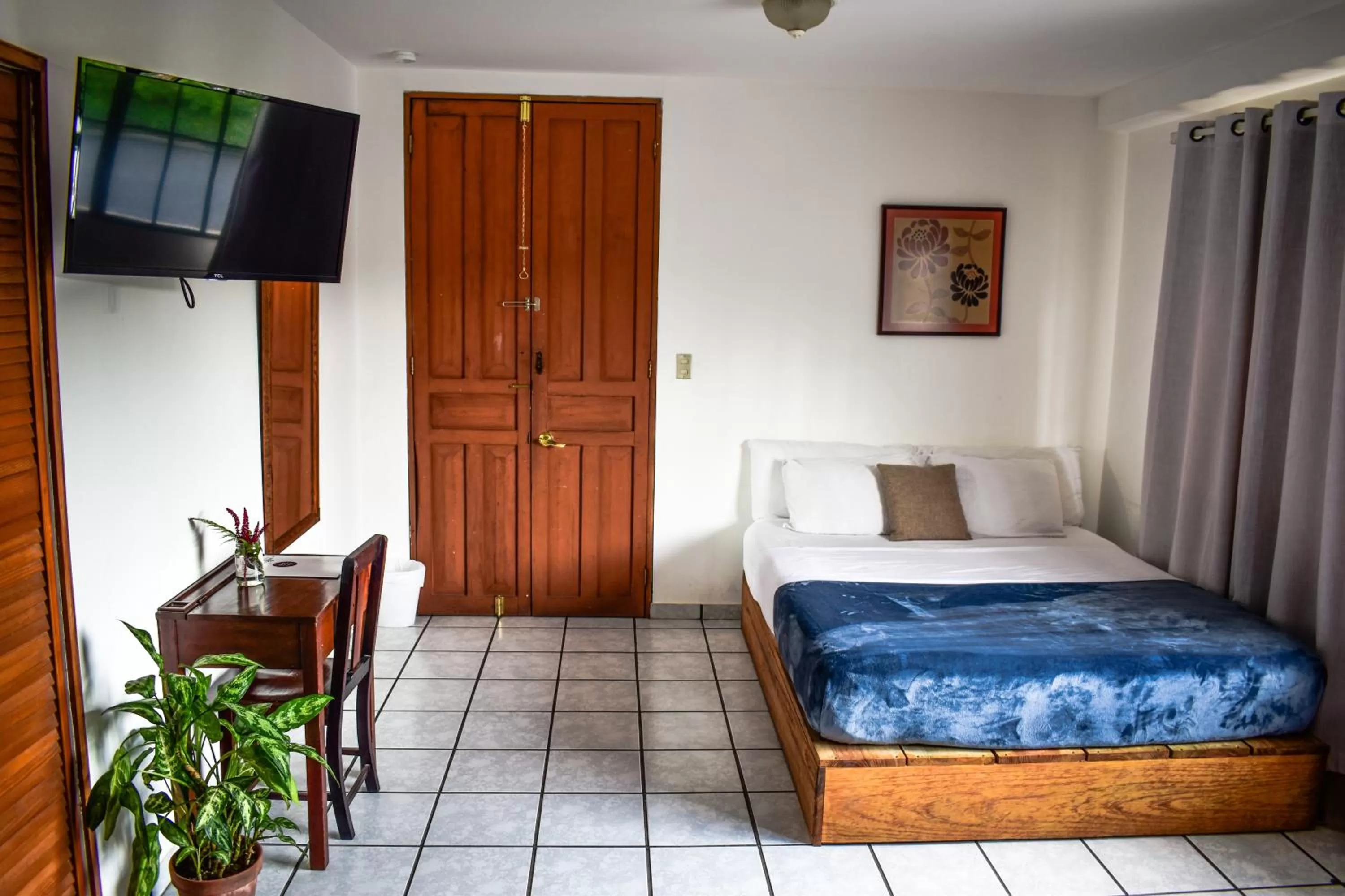 Bed in Cinco Hotel B&B