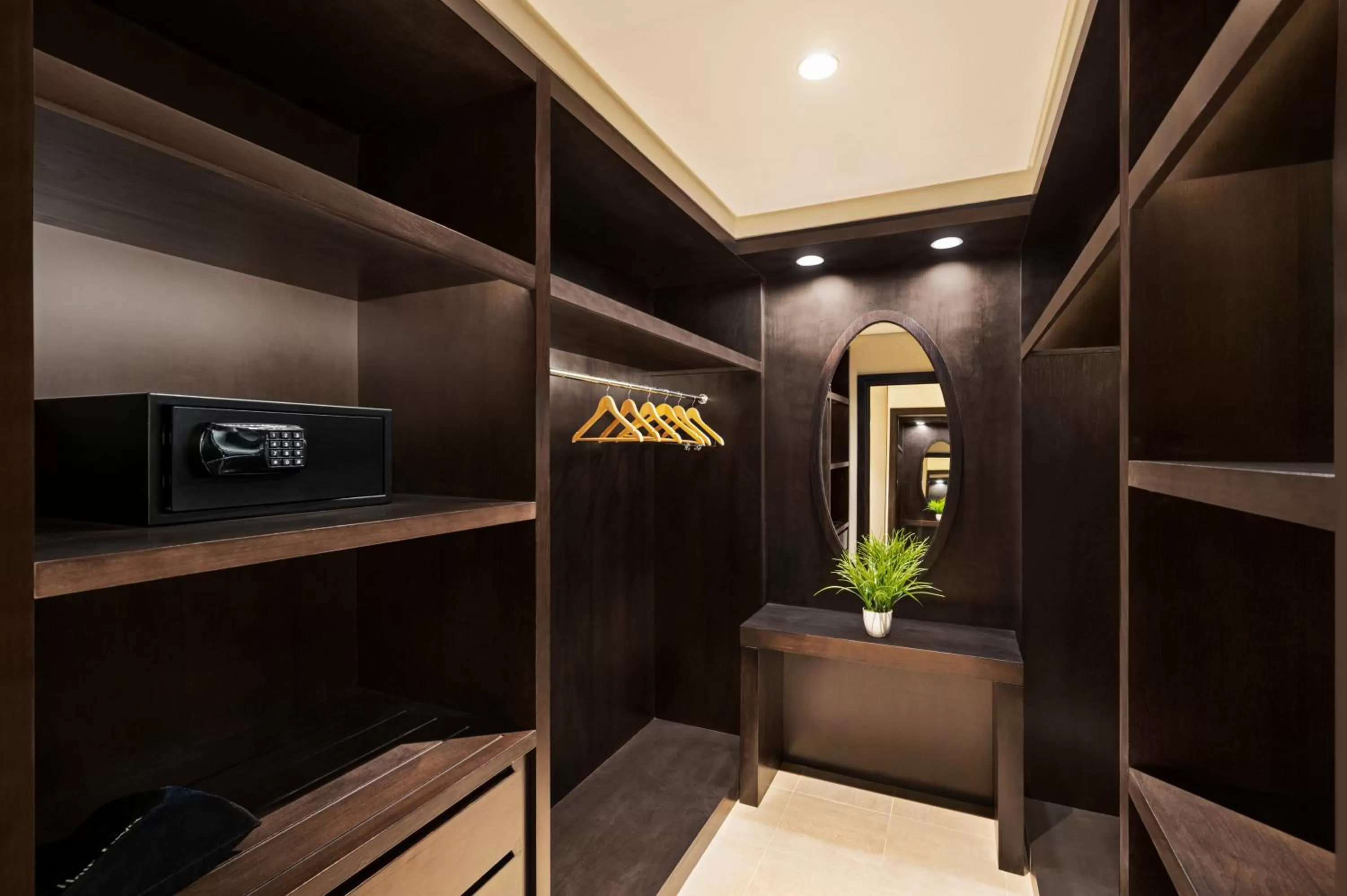 wardrobe in Wyndham Residences The Palm