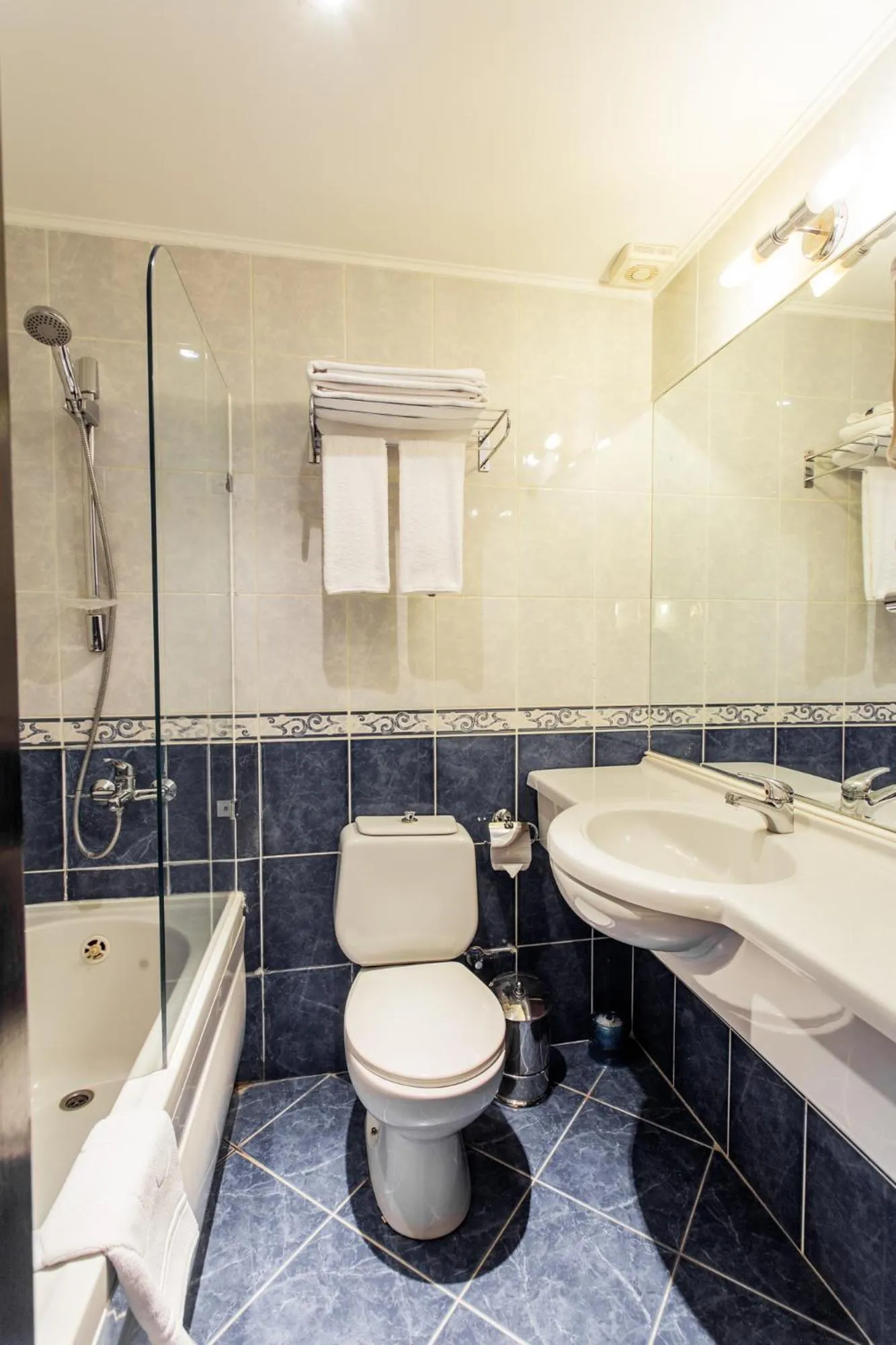 Shower in Ambassador