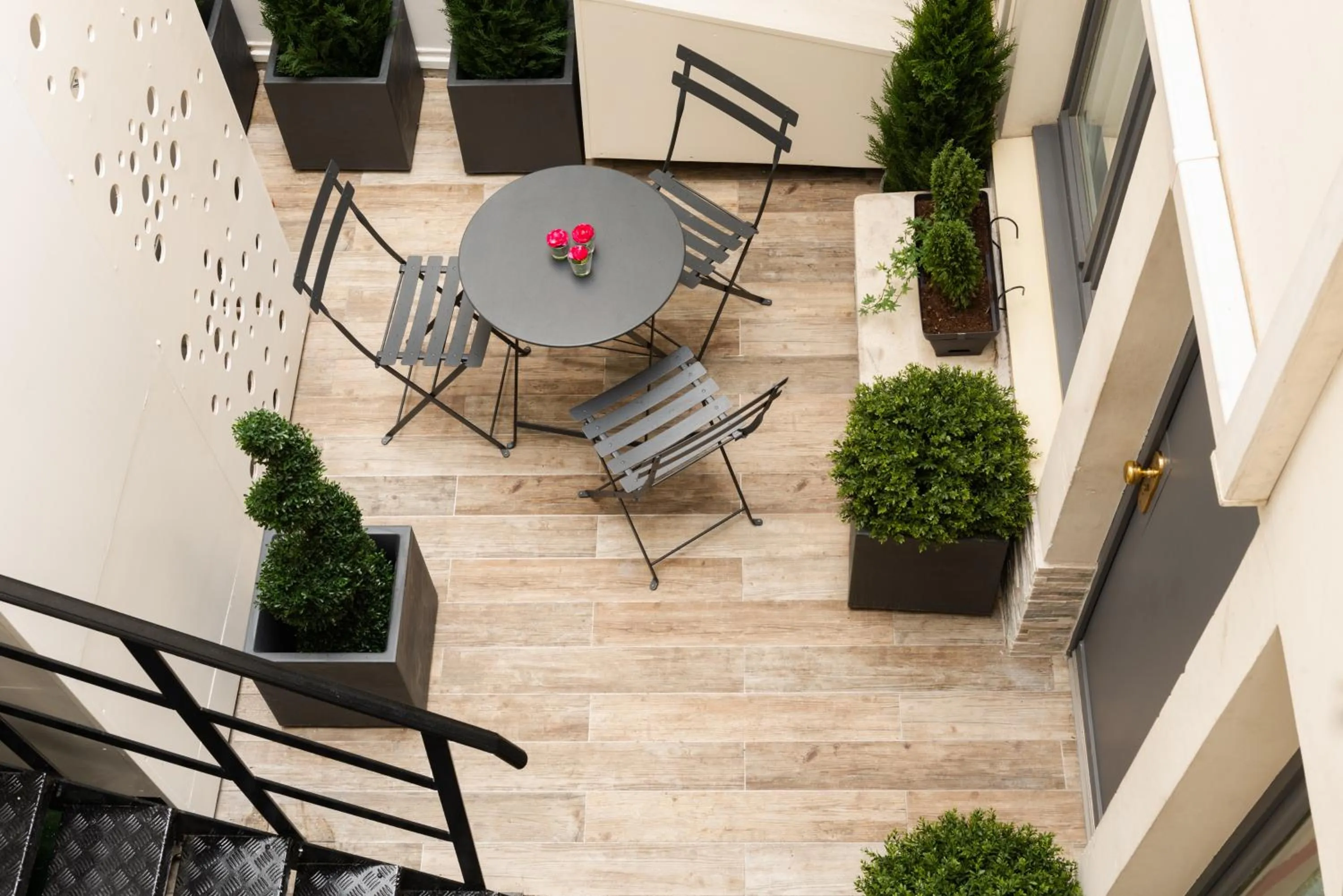 Patio in Hotel Riviera Elysees