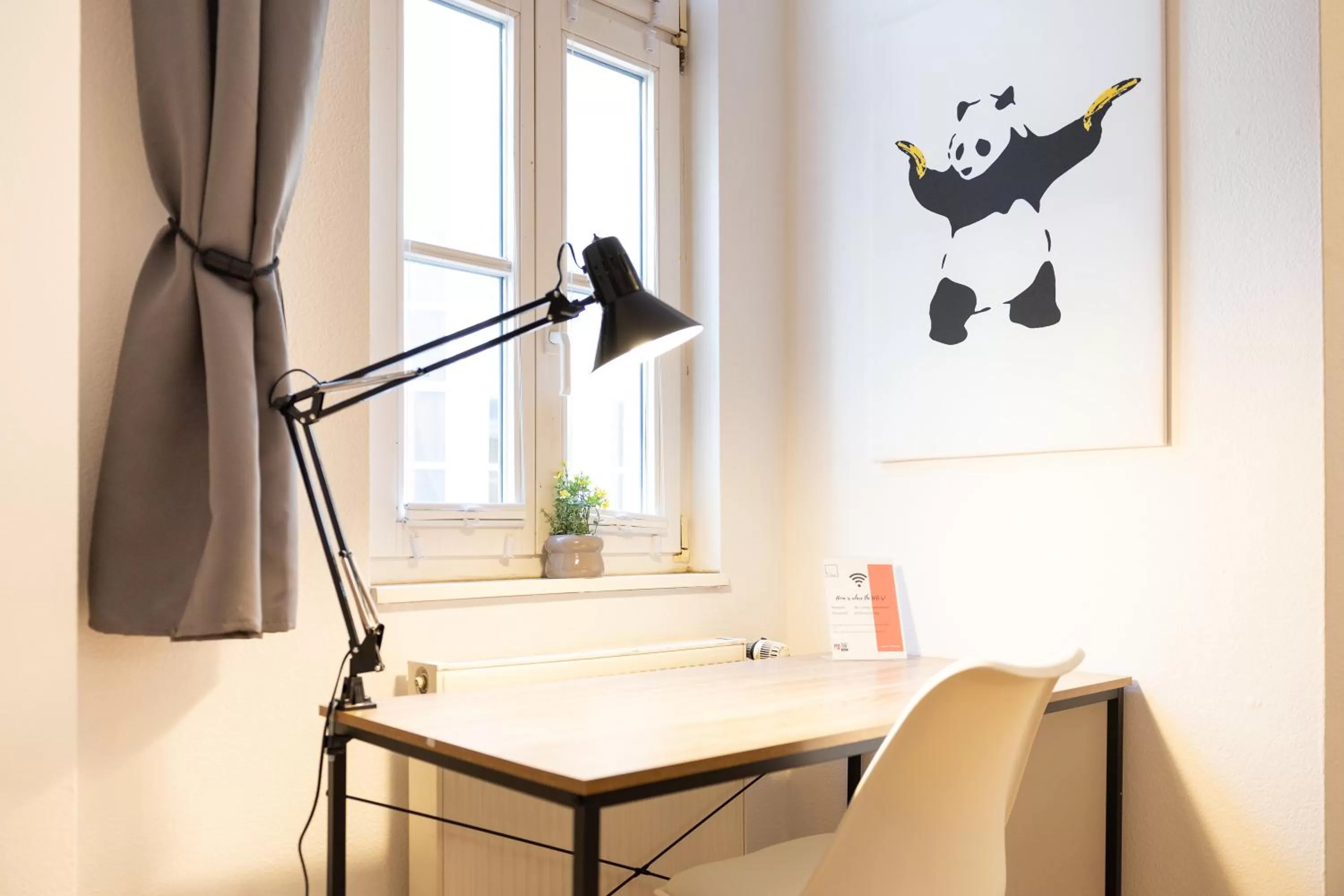 hair dresser, Dining Area in Ko-Living Space an der Oper - Street Art Design Apartments