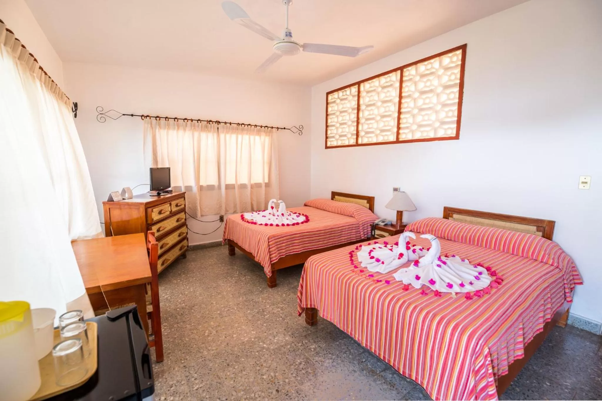 Property building in Hotel Catalina Beach Resort