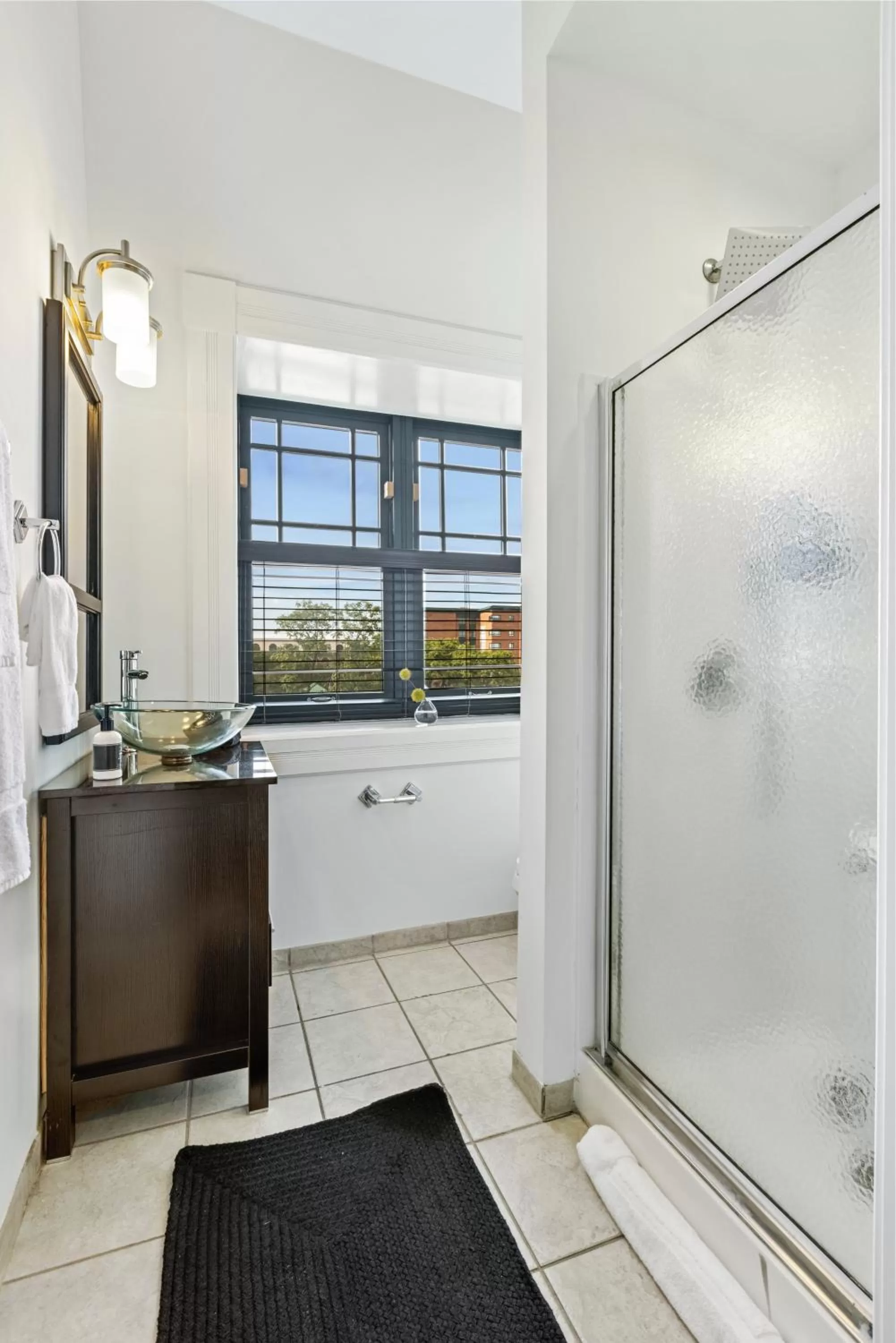 Shower in Brexton Hotel