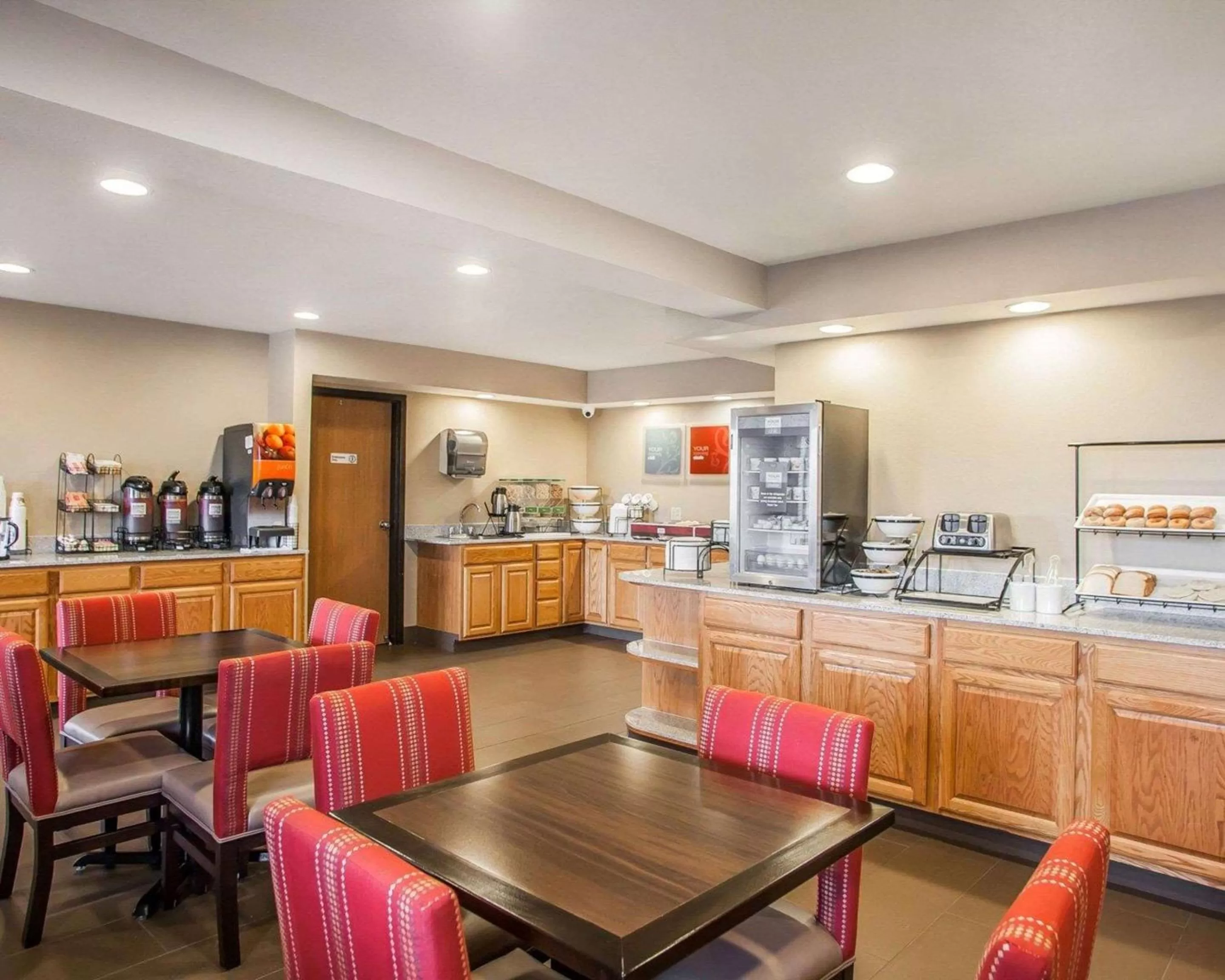 Restaurant/places to eat in Comfort Inn Marshalltown South