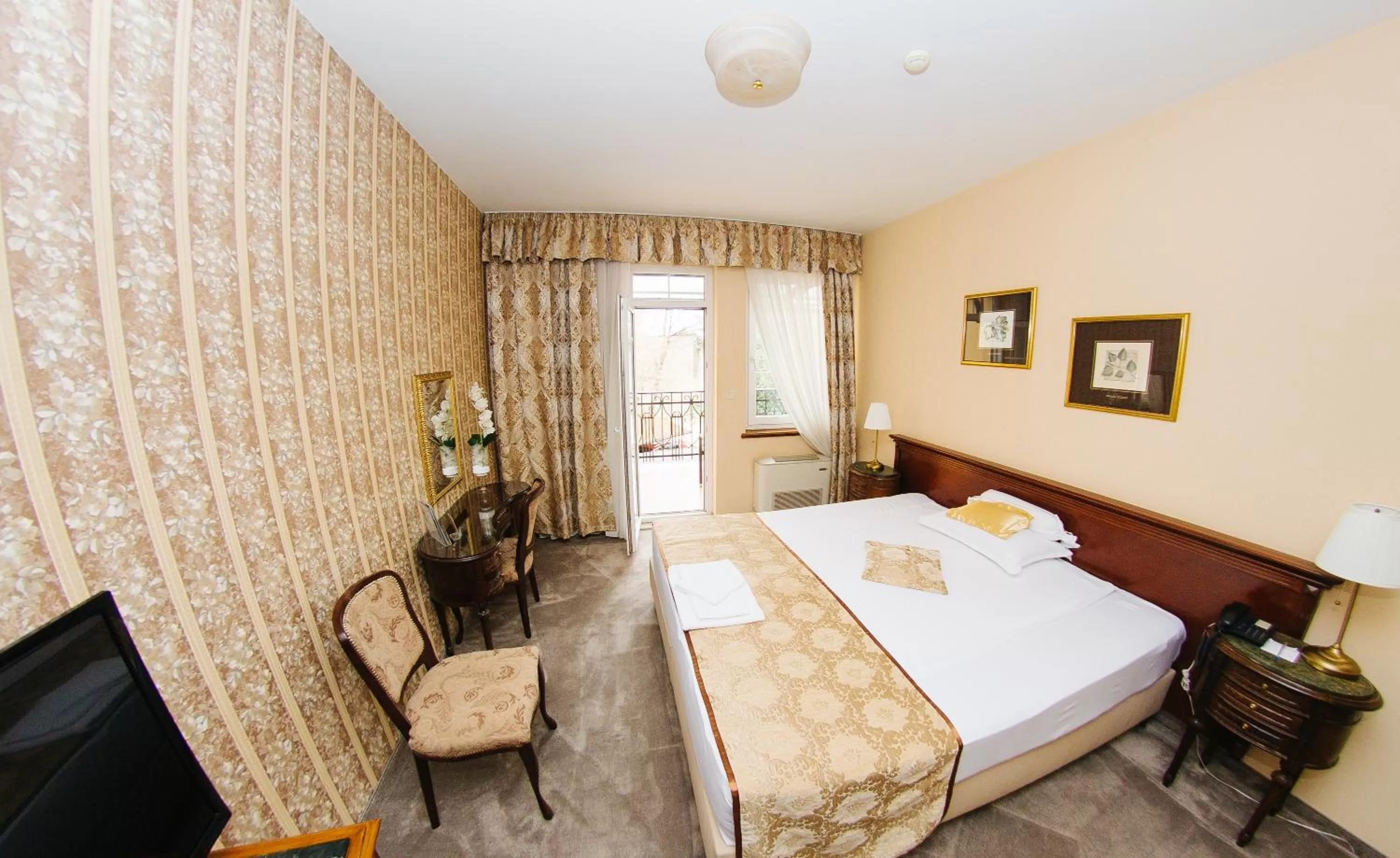 Bed in Garni Hotel Andric