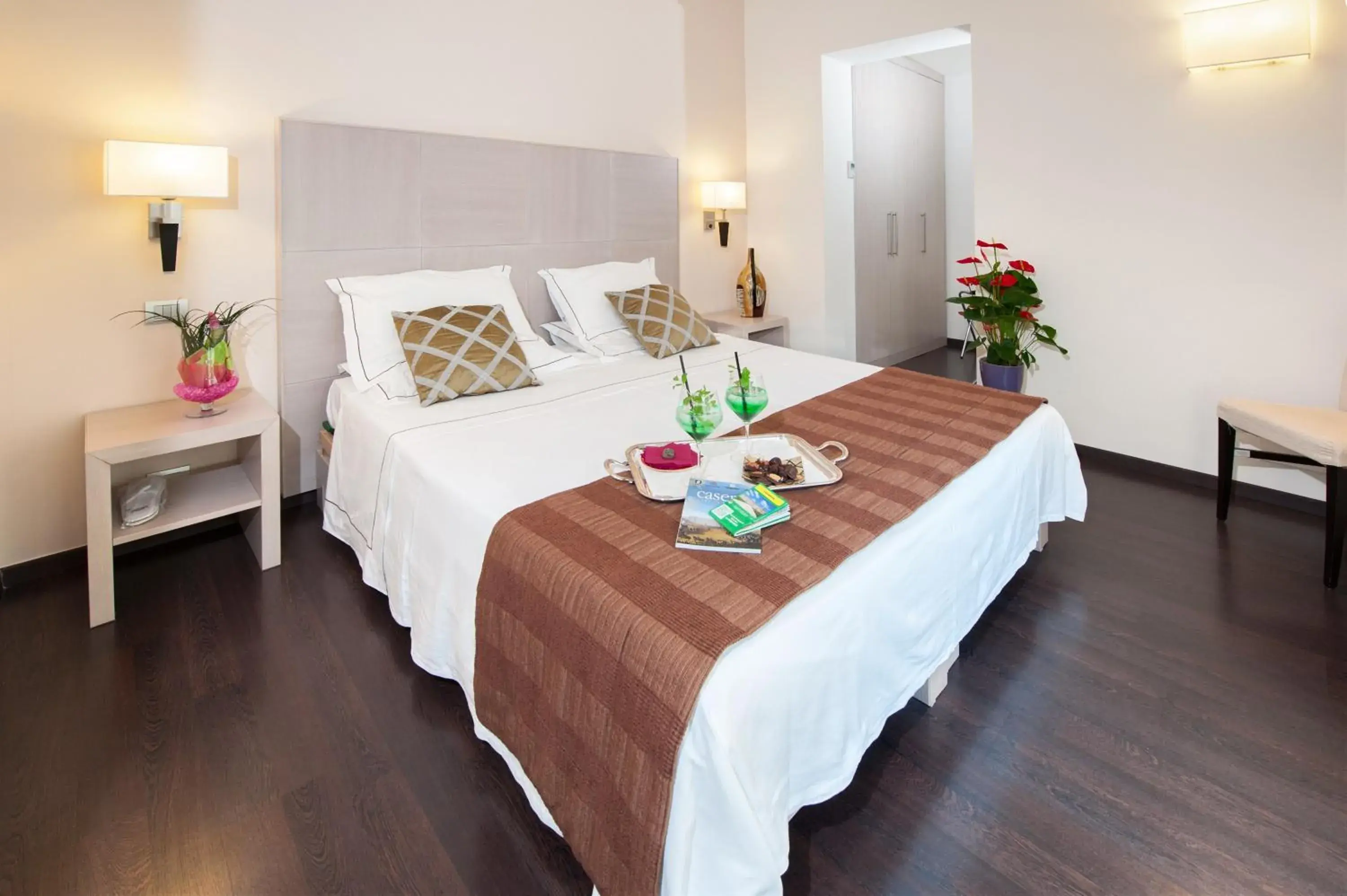 Junior Suite (4 Adults) in Villa Maria Cristina Junior Suite (4 Adults) in Villa Maria Cristina