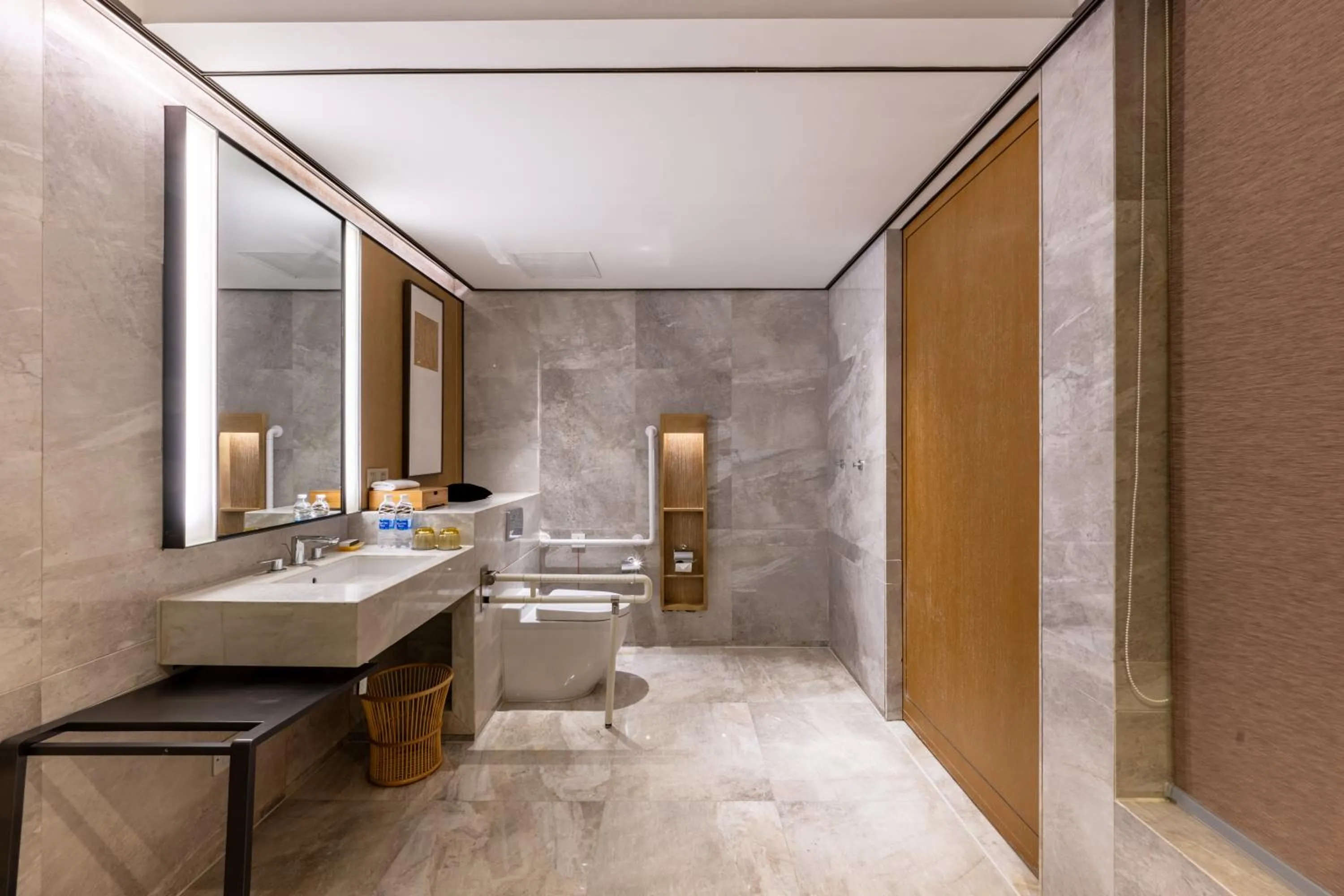 Toilet in Sheraton Grand Hangzhou Binjiang Hotel