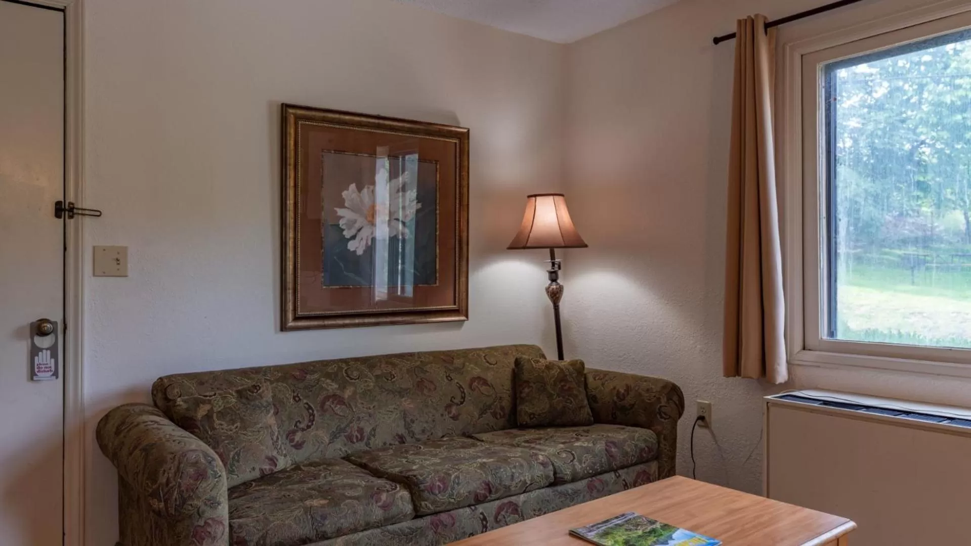 Deluxe Queen Suite in 4 Seasons at Beech Mountain