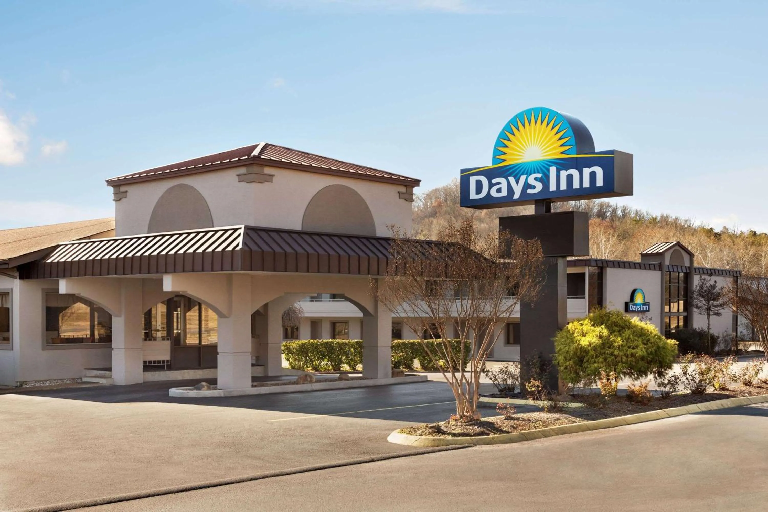 Property building in Days Inn by Wyndham Oak Ridge Knoxville