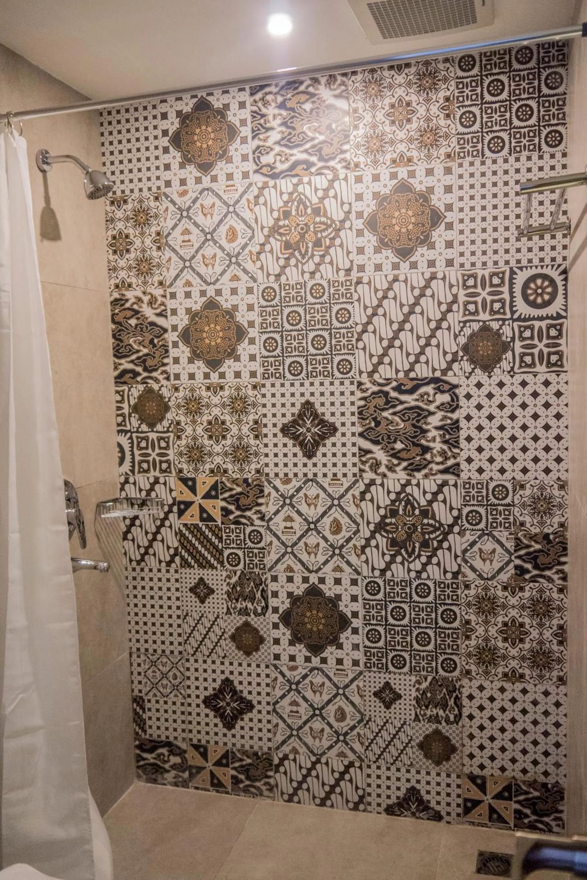 Radja Art and Boutique Hotel Simpang Lima