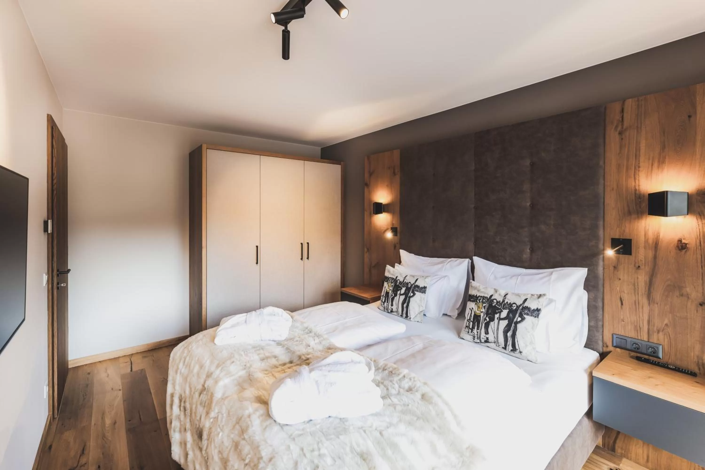 Photo of the whole room, Bed in PURE Resort Ehrwald