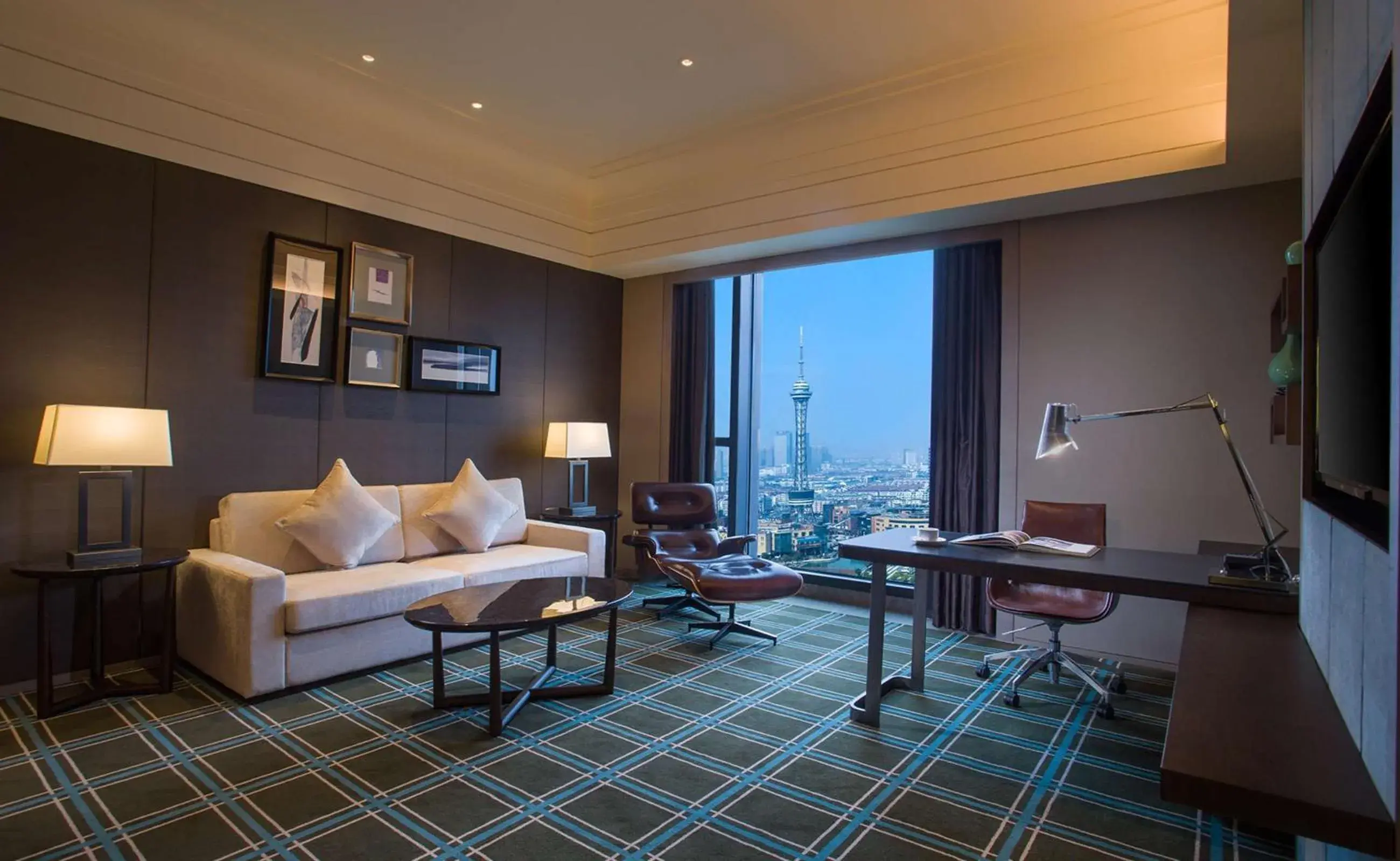 One-Bedroom King Suite - Lounge Access in Hilton Changzhou One-Bedroom King Suite - Lounge Access in Hilton Changzhou