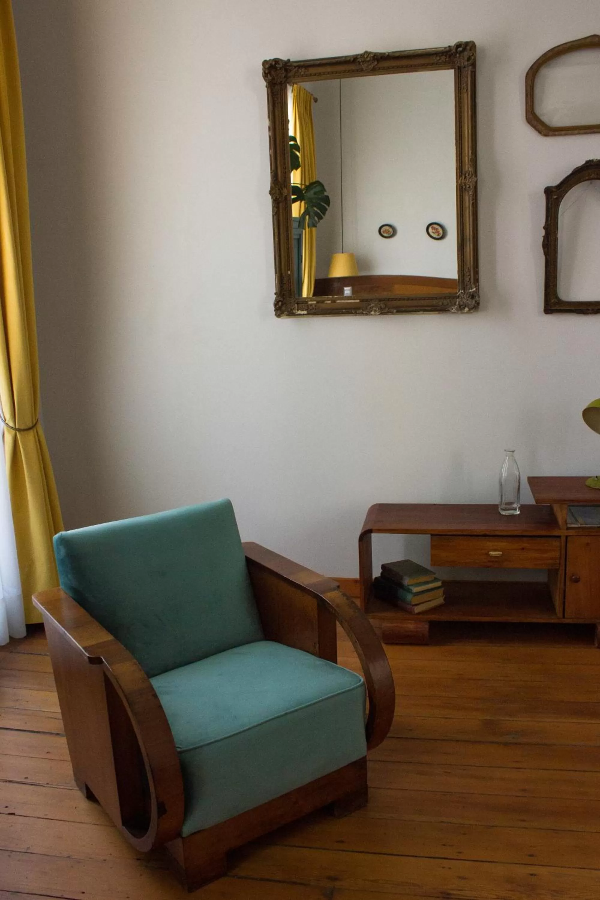 Seating Area in Augusta Hotel