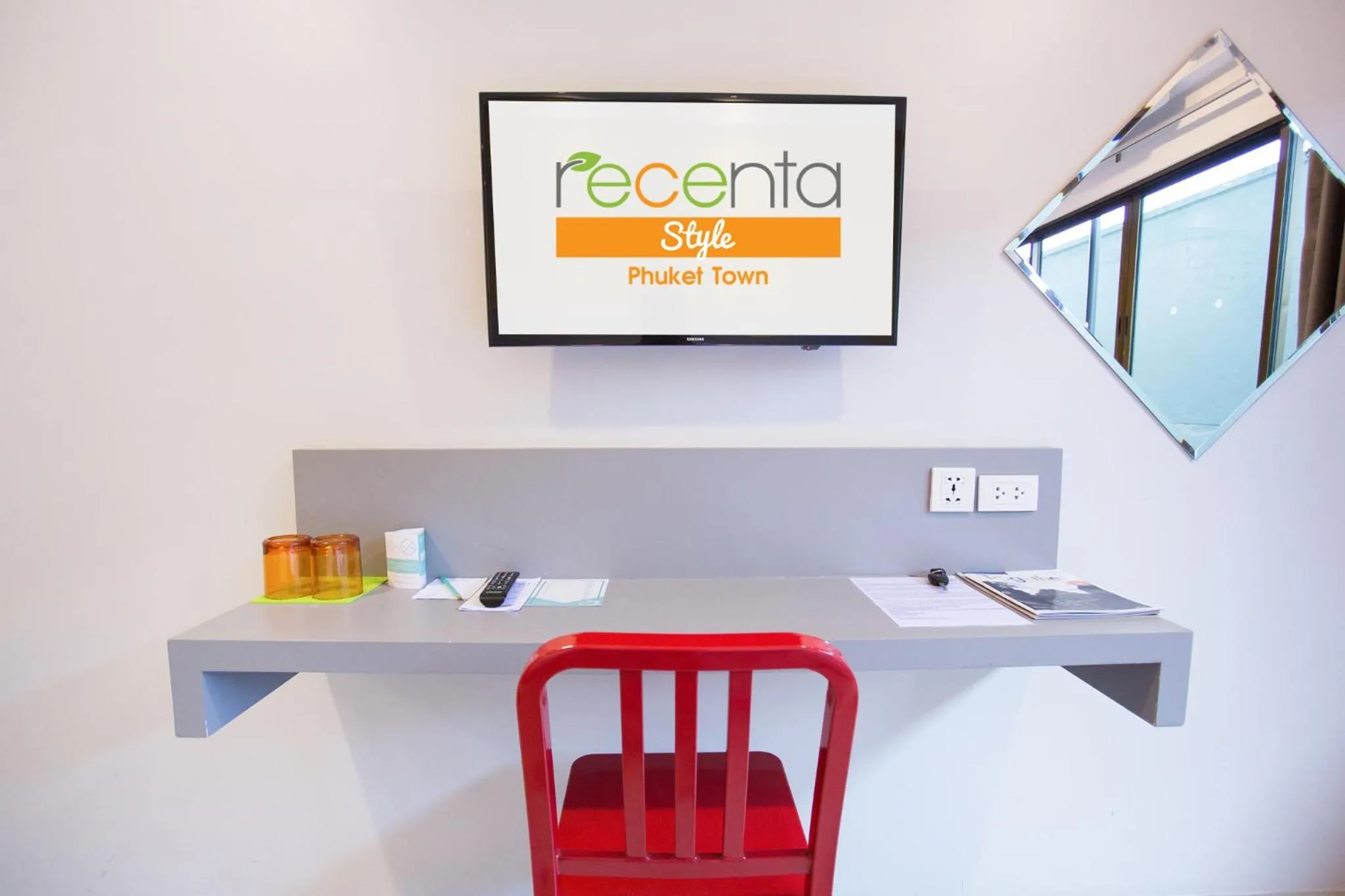 Logo/Certificate/Sign in Recenta Style Phuket Town