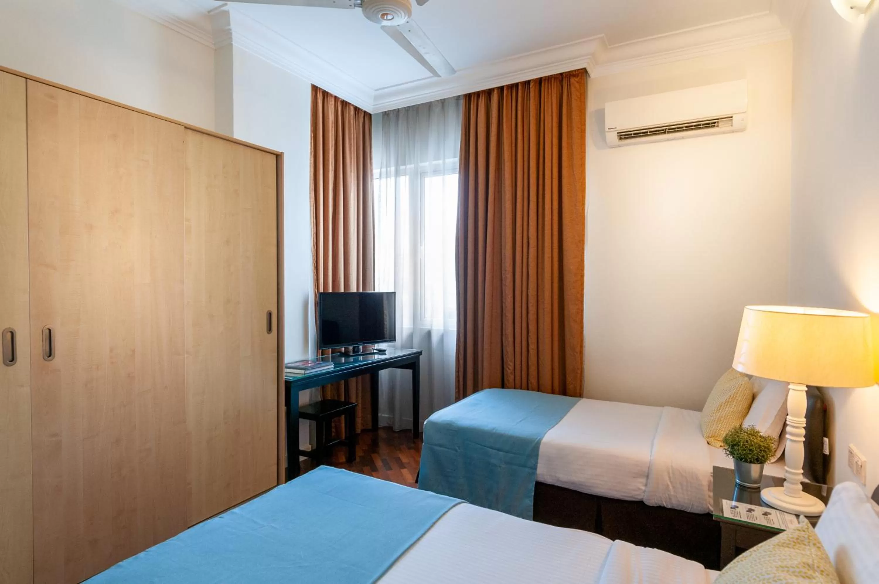 Bedroom, Bed in Wedgewood Residences