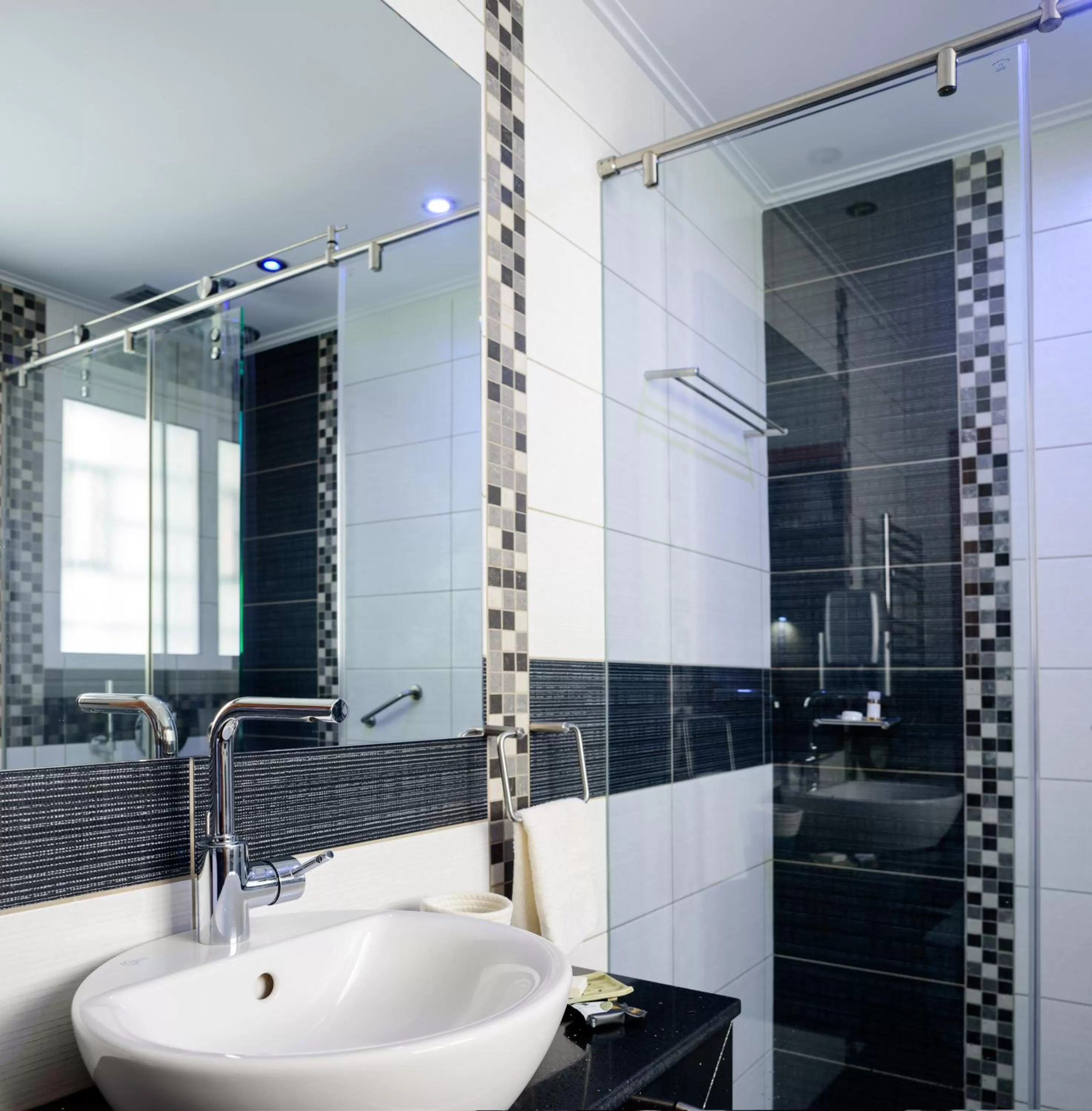 Bathroom in Lume Athens