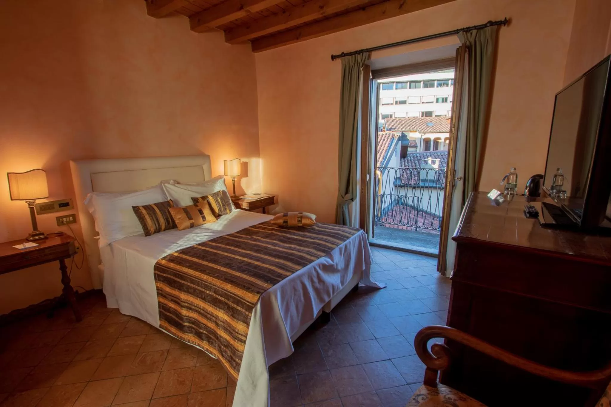Photo of the whole room, Bed in Albergo Le Due Corti