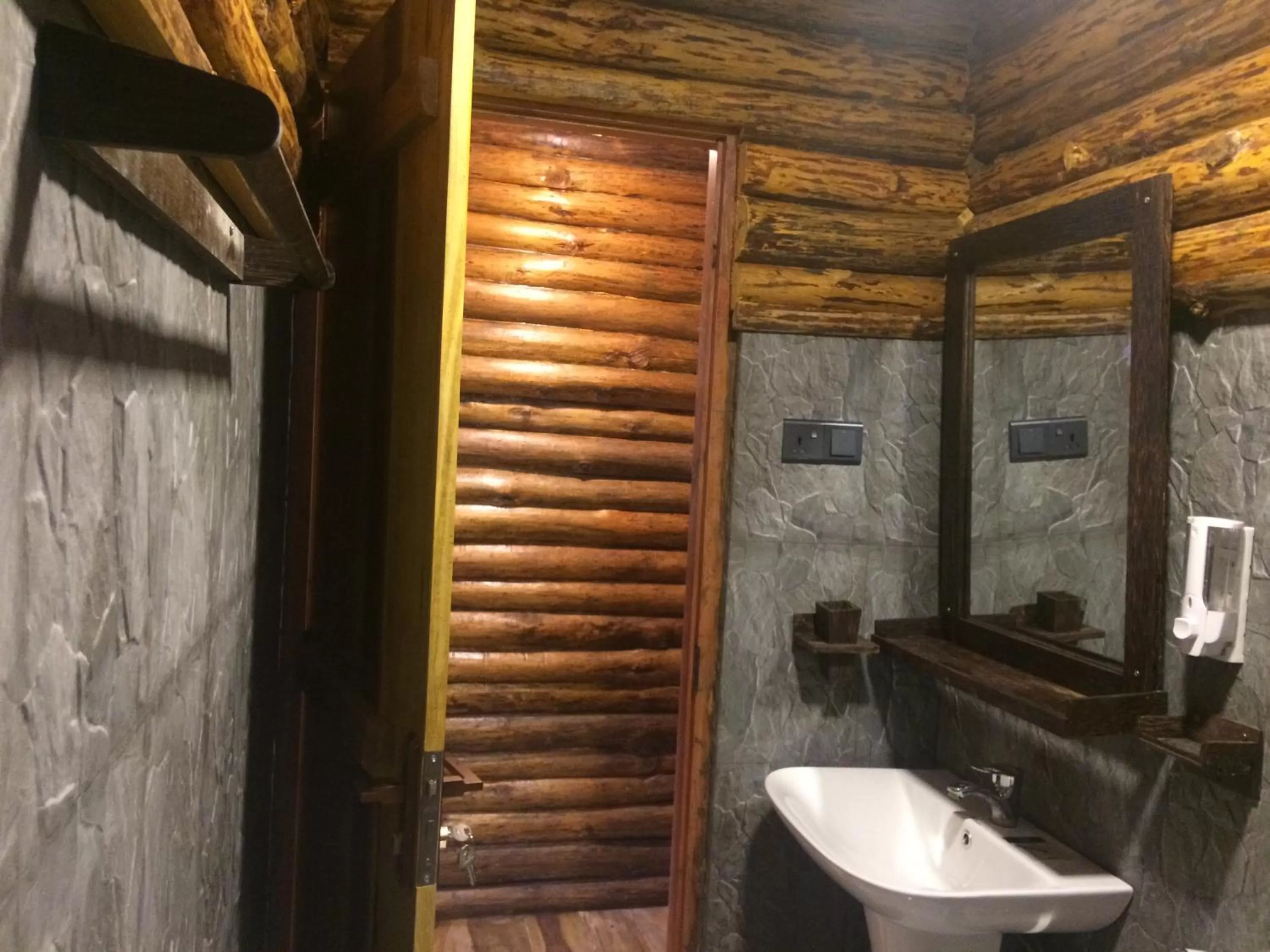 Bathroom in Felicity Inn