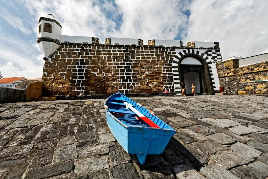 Faial Marina Apartments 1