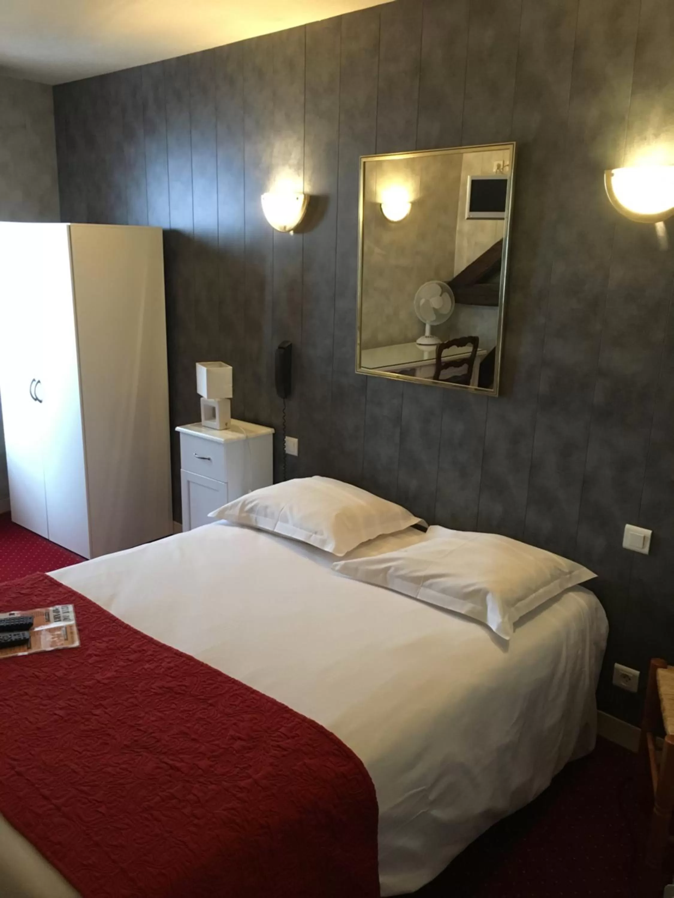 Bed in Hotel du Rempart