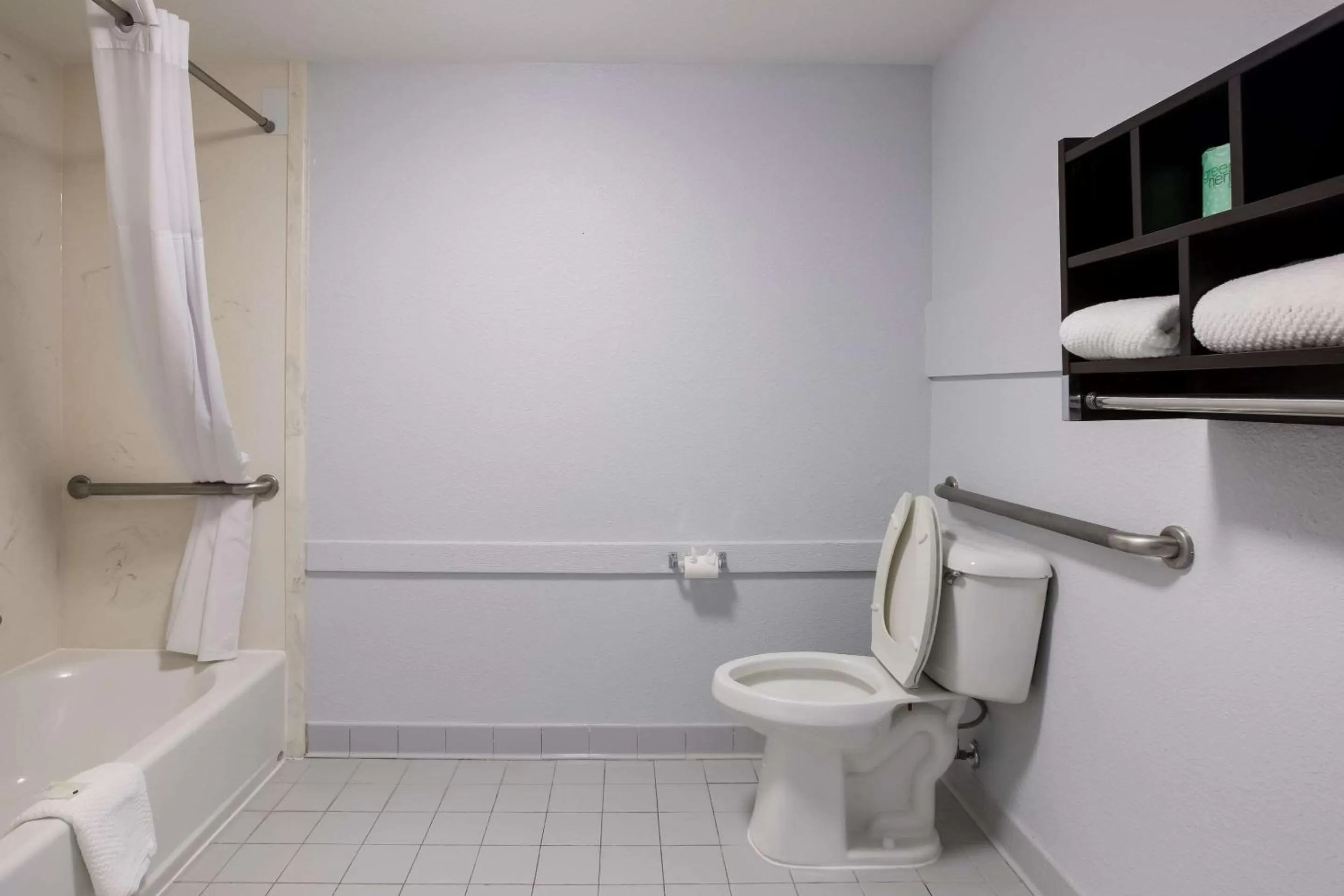 Bedroom in Suburban Studios Hinesville - Fort Stewart Area