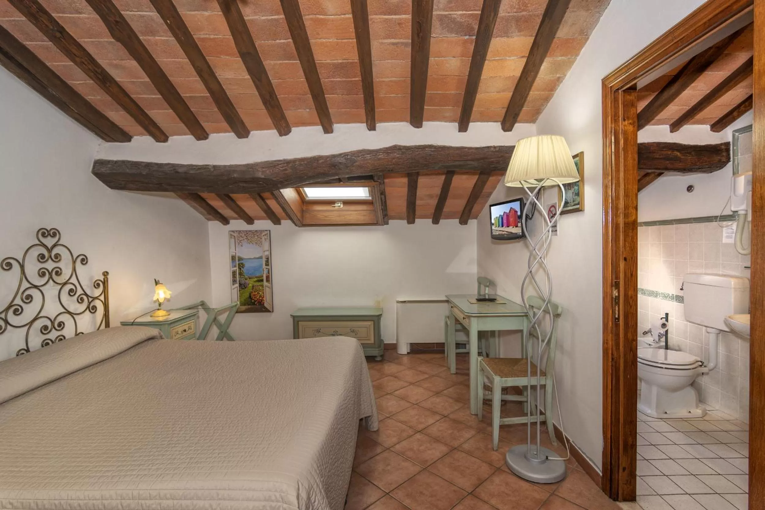 Photo of the whole room, Bed in Hotel Villa Cheli