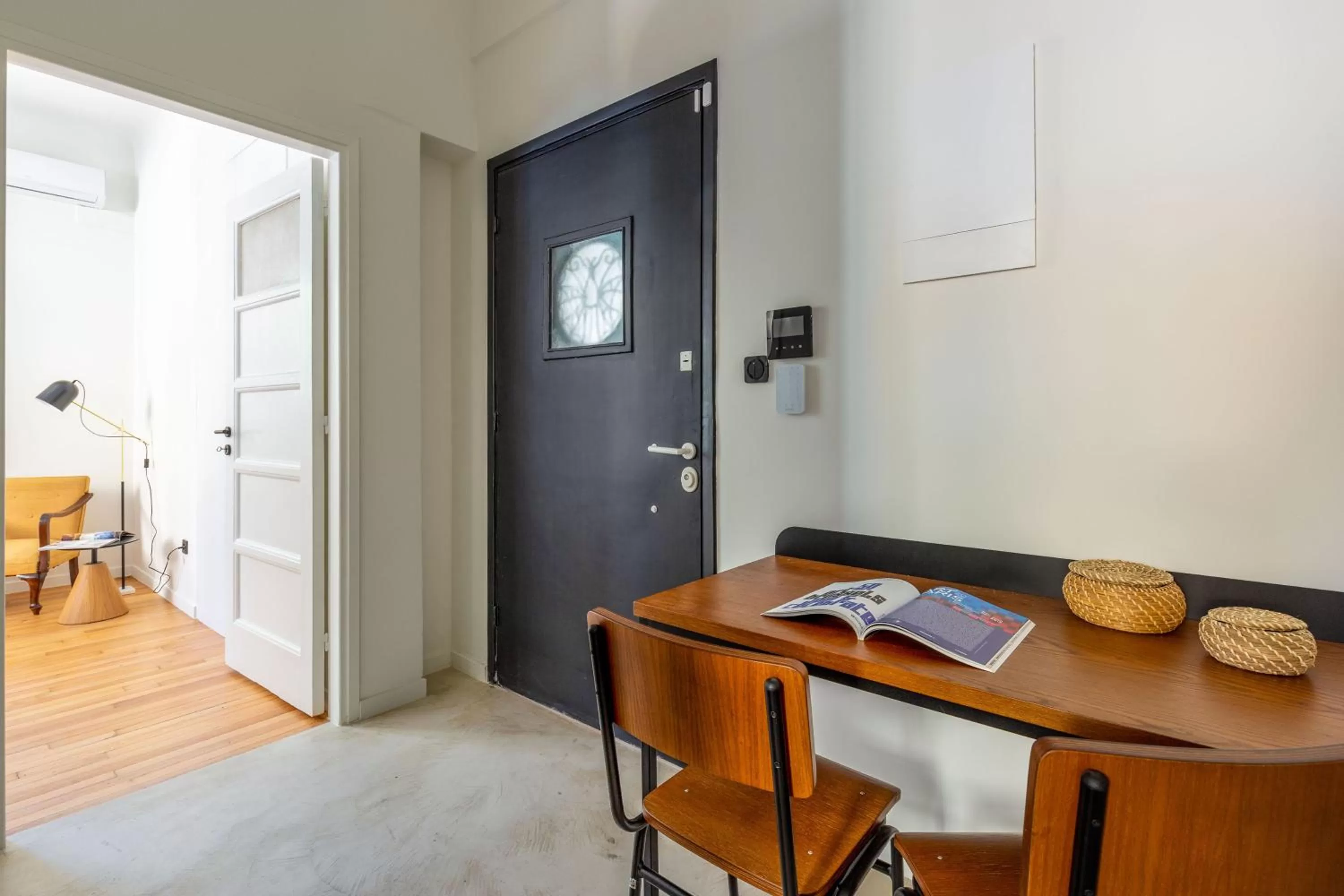 Dining Area in ZOIA The Met by UPSTREET