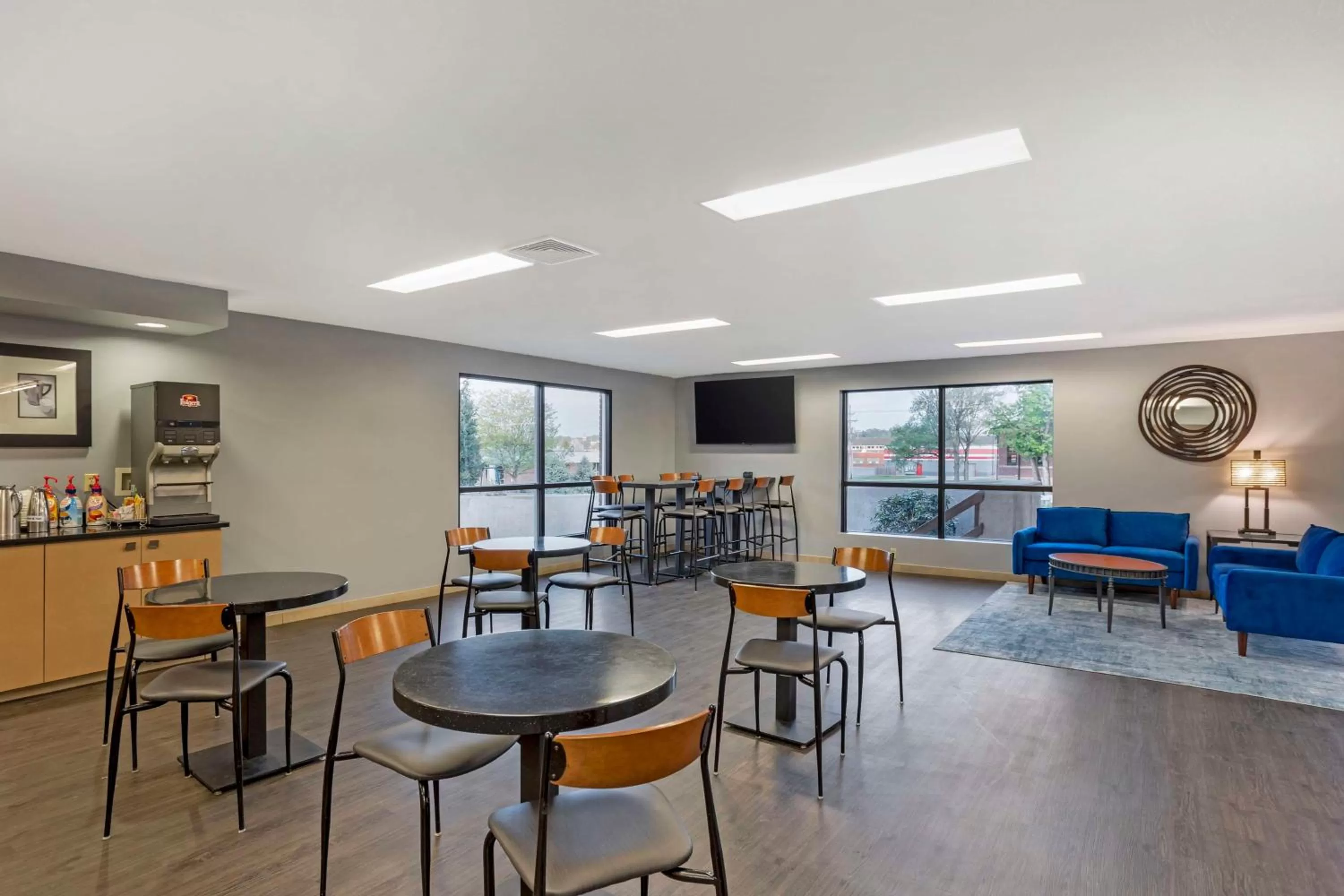 Lobby or reception in Best Western DuBois Hotel