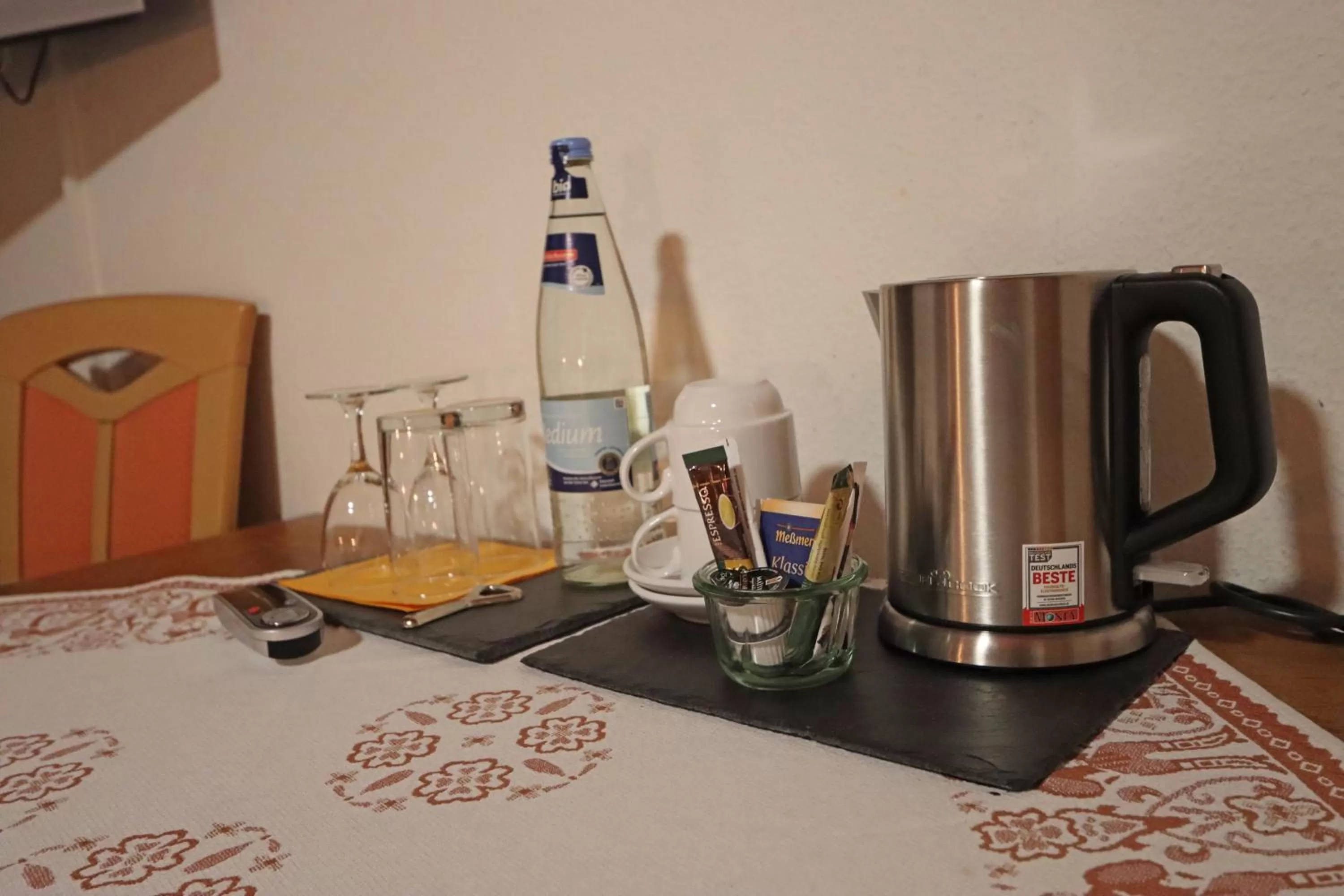 Coffee/tea facilities in Hotel Kreuz Höhengasthof