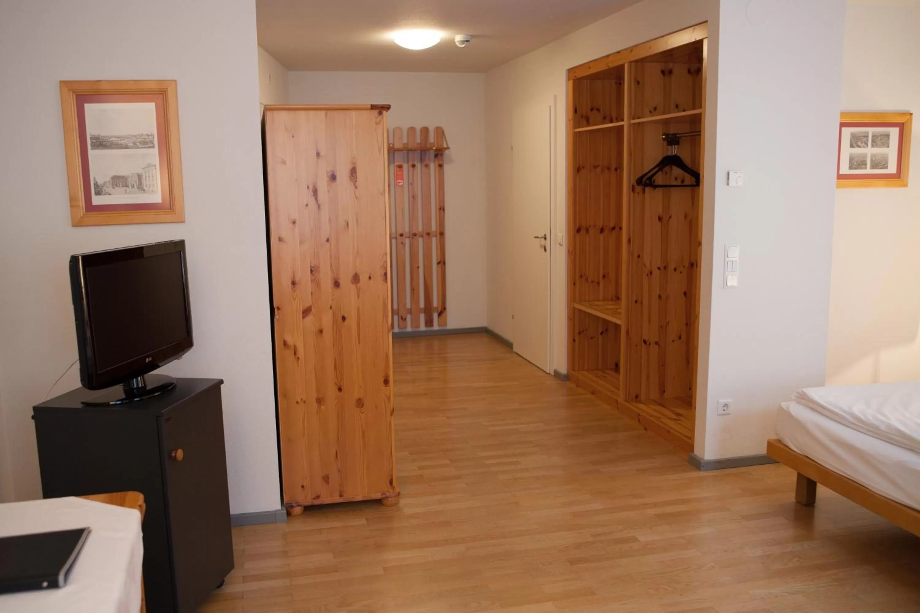 Photo of the whole room, Bed in Hotel Caroline