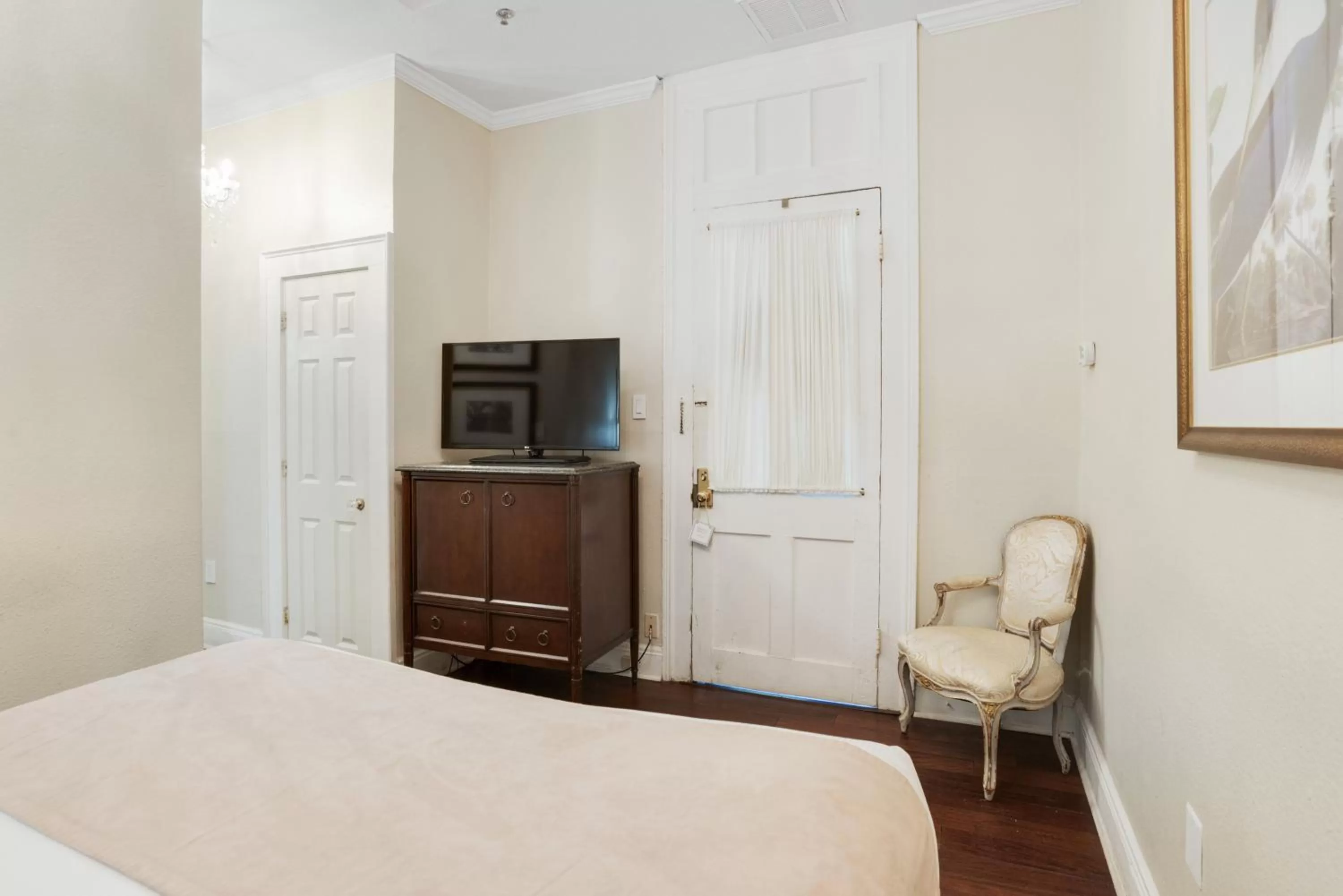 Bed in Andrew Jackson Hotel French Quarter