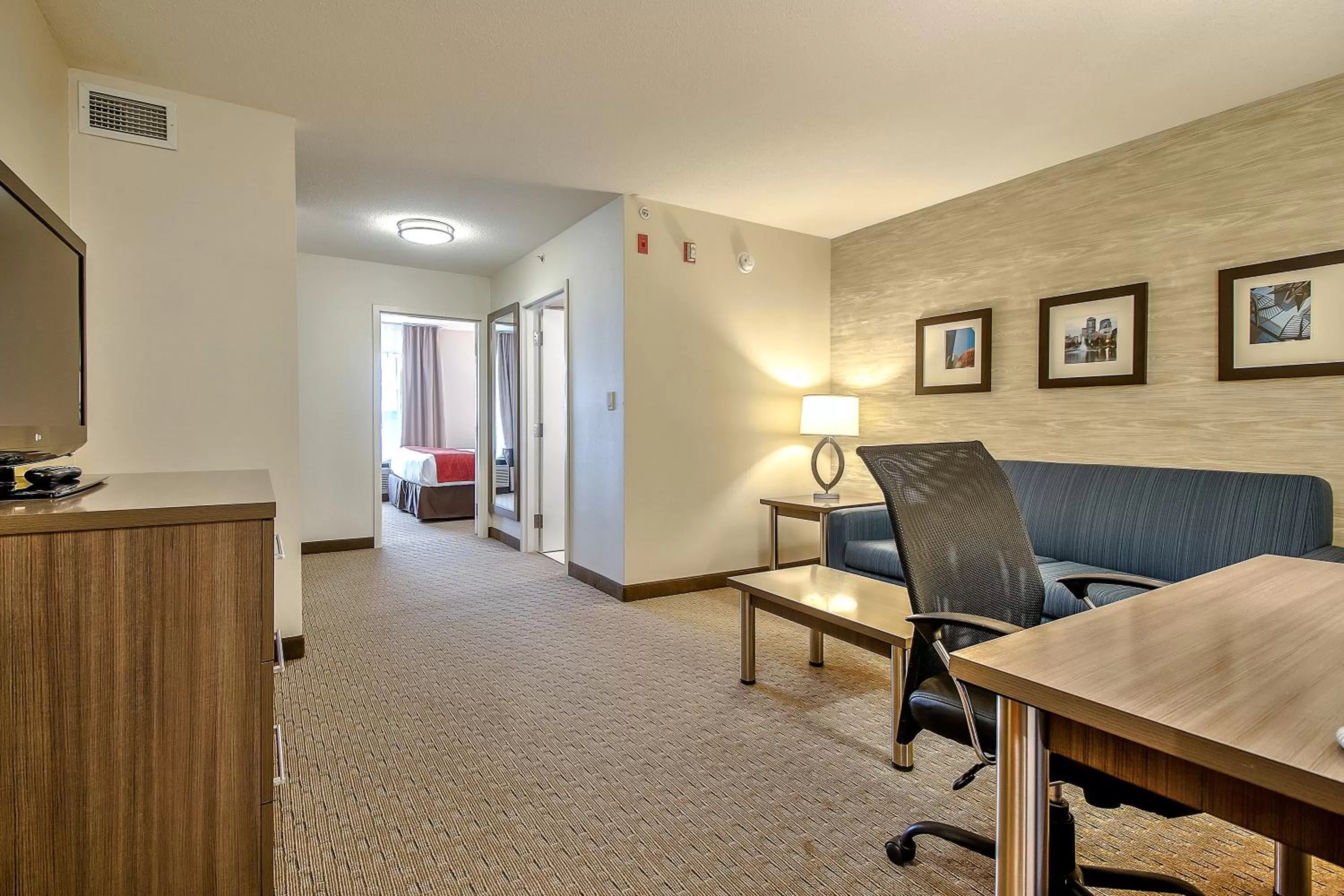 Photo of the whole room in Comfort Inn & Suites South