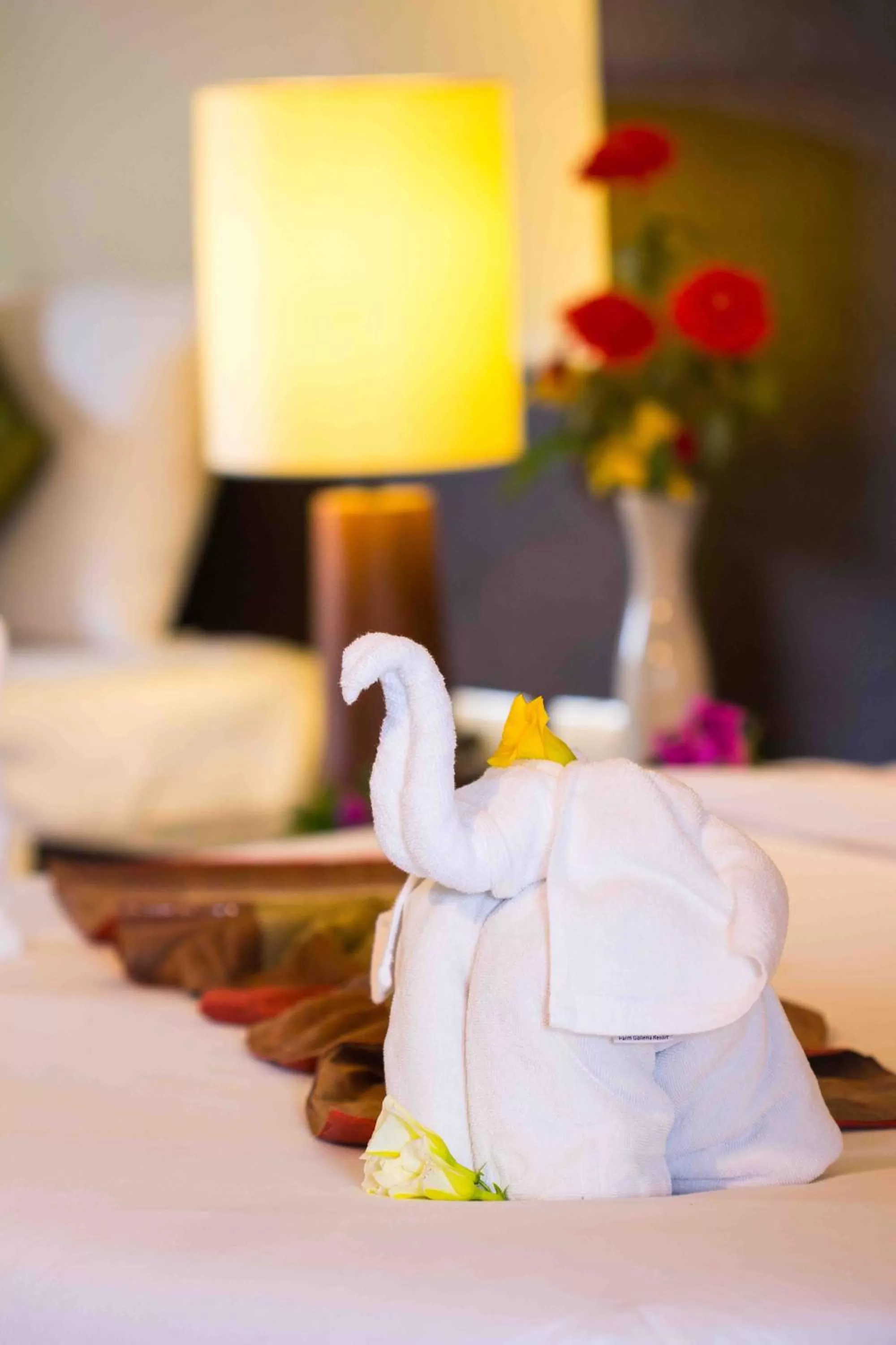 Logo/Certificate/Sign, Bed in Palm Galleria Resort