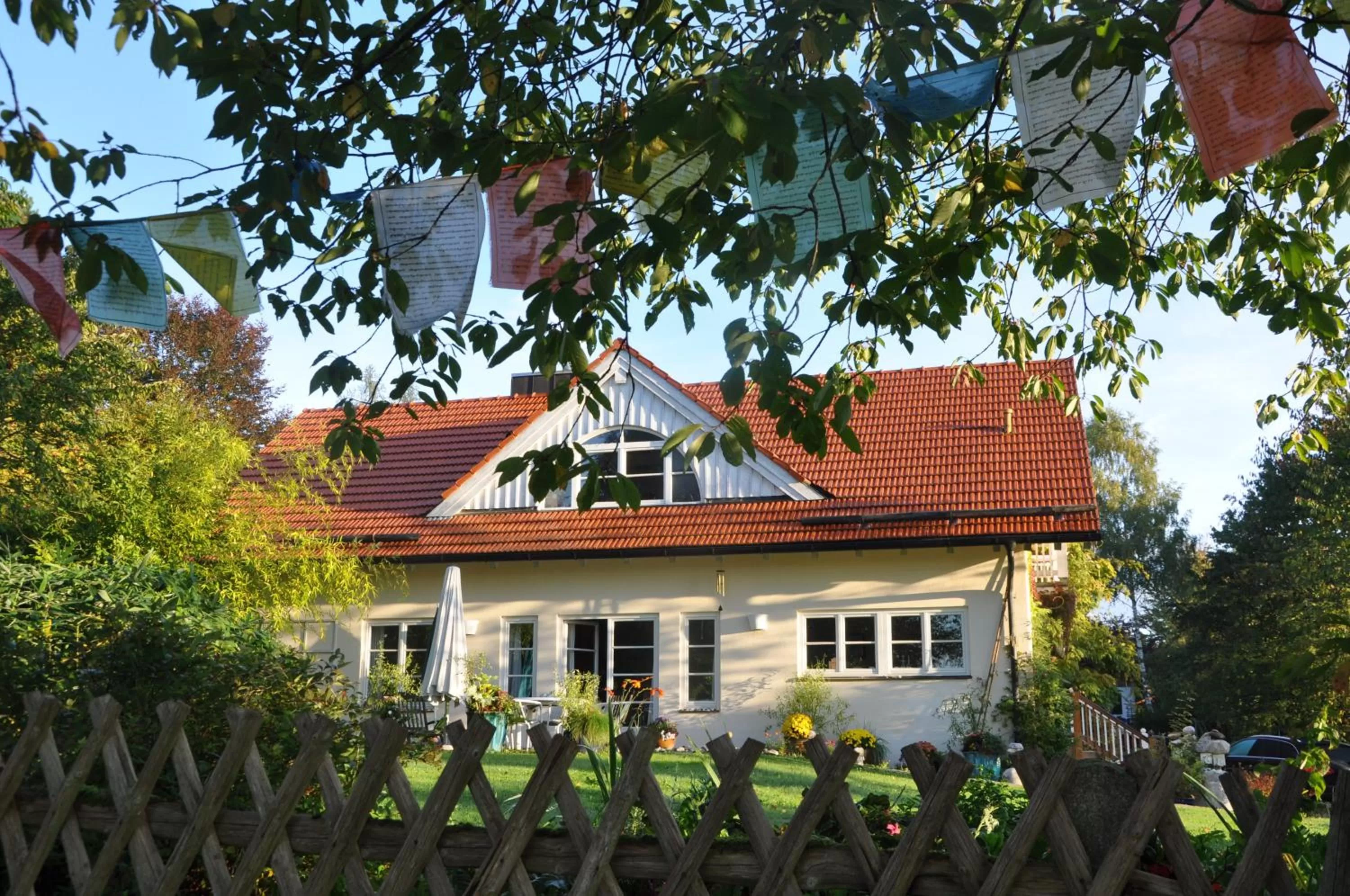 Facade/entrance, Property Building in Bed and Breakfast Bavaria München
