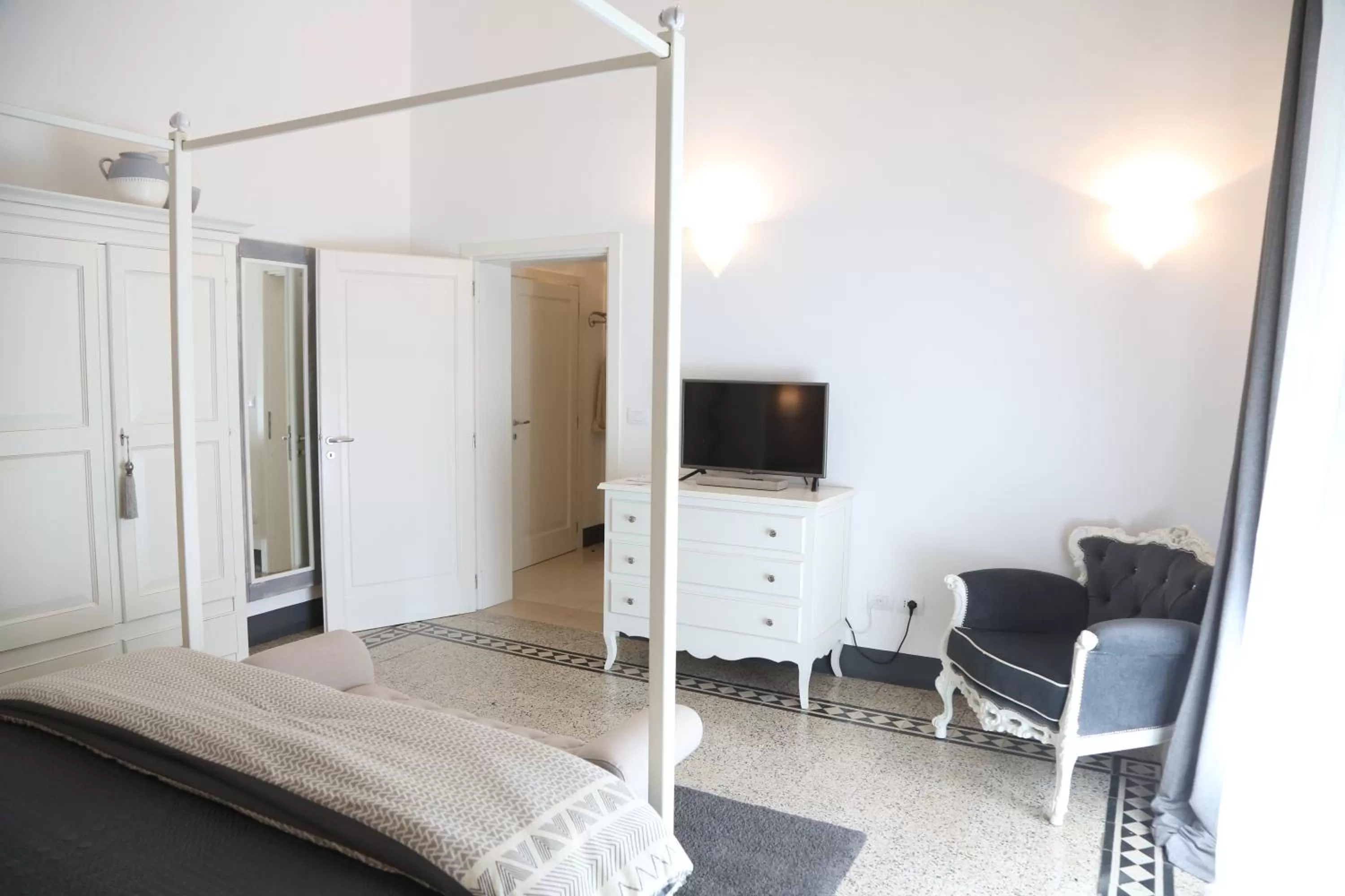 Photo of the whole room, Bed in Palazzo Bignami