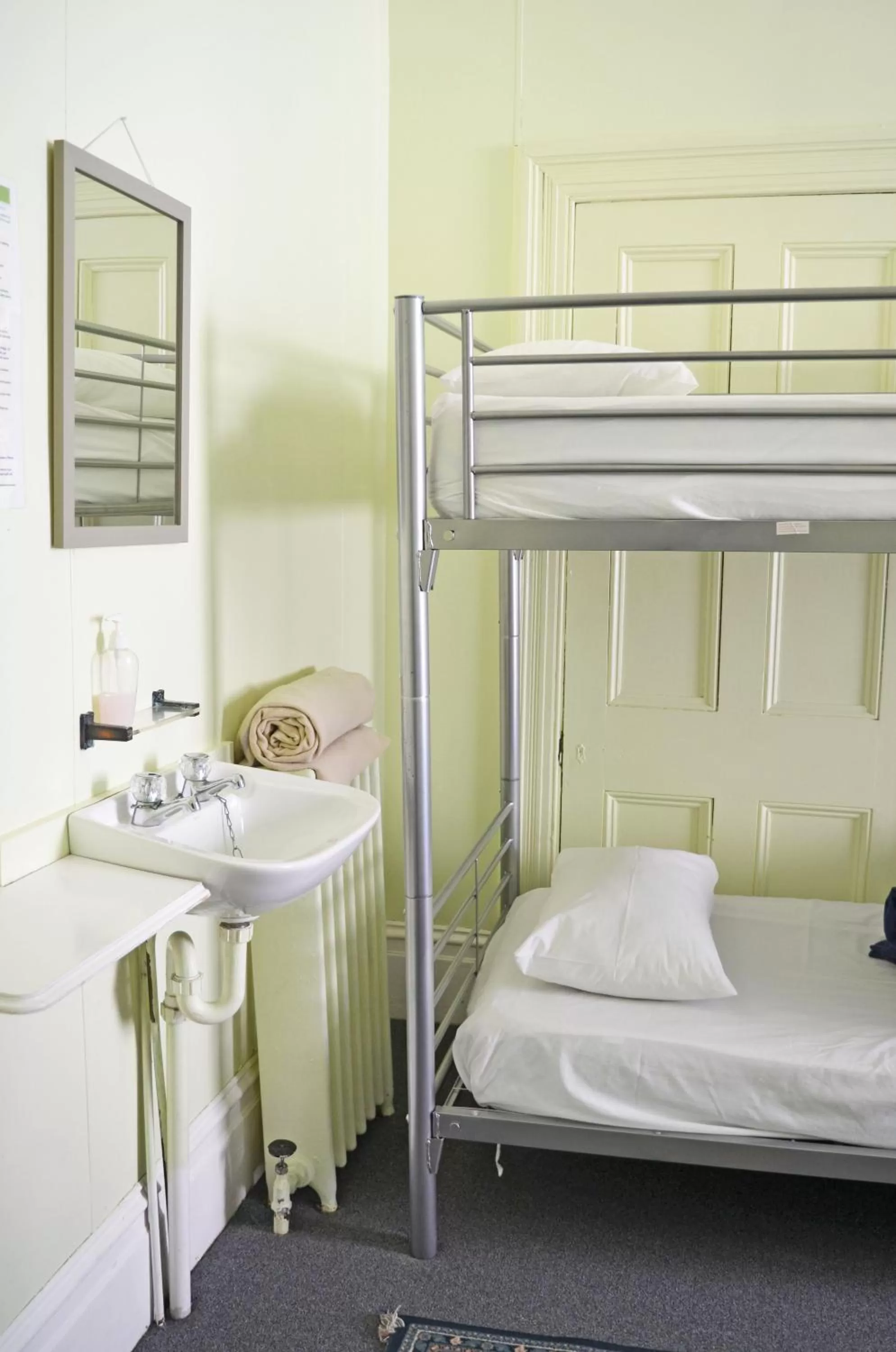 Bedroom in Braemar House B&B and YHA Hostel