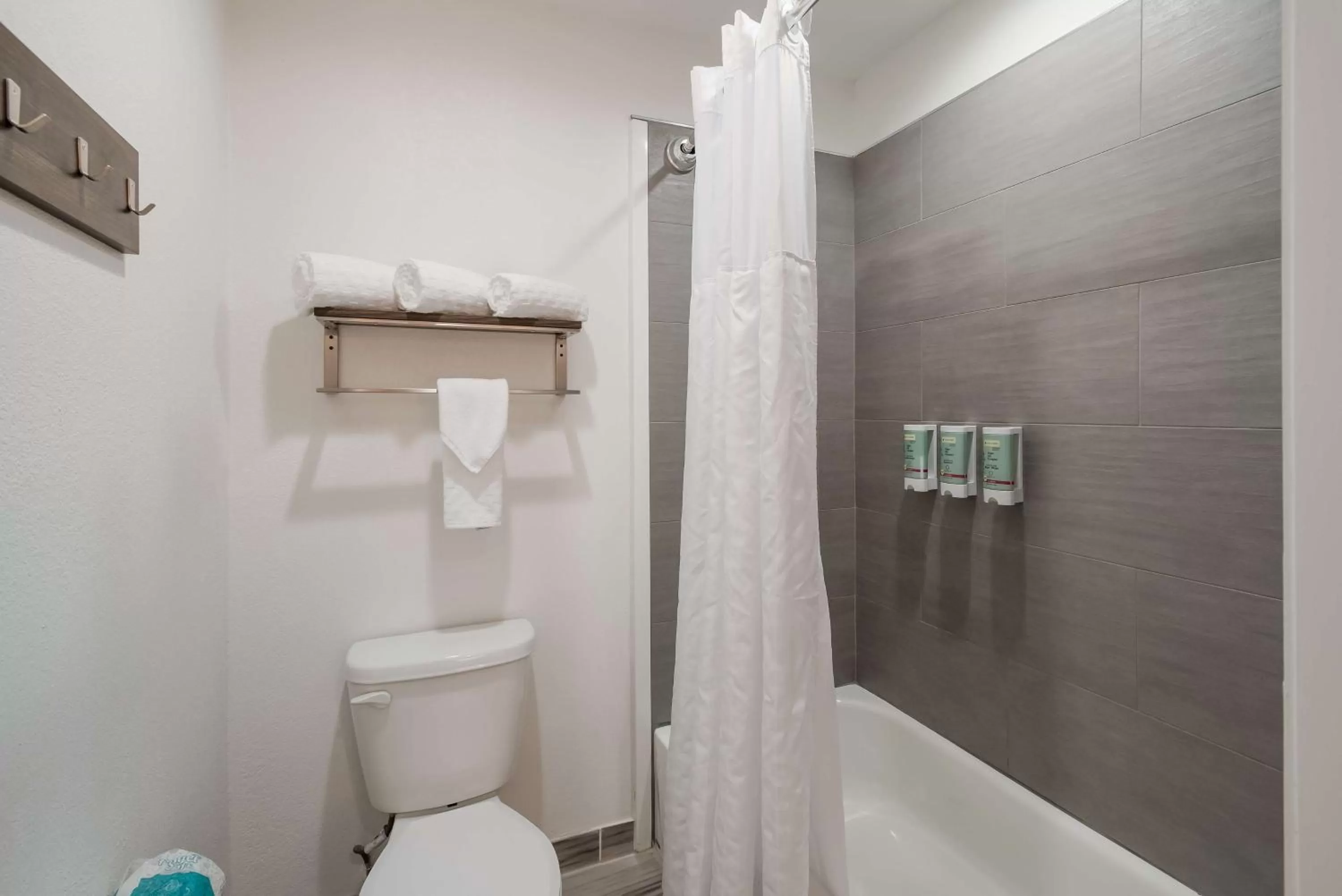 Bathroom in Best Western La Place Inn