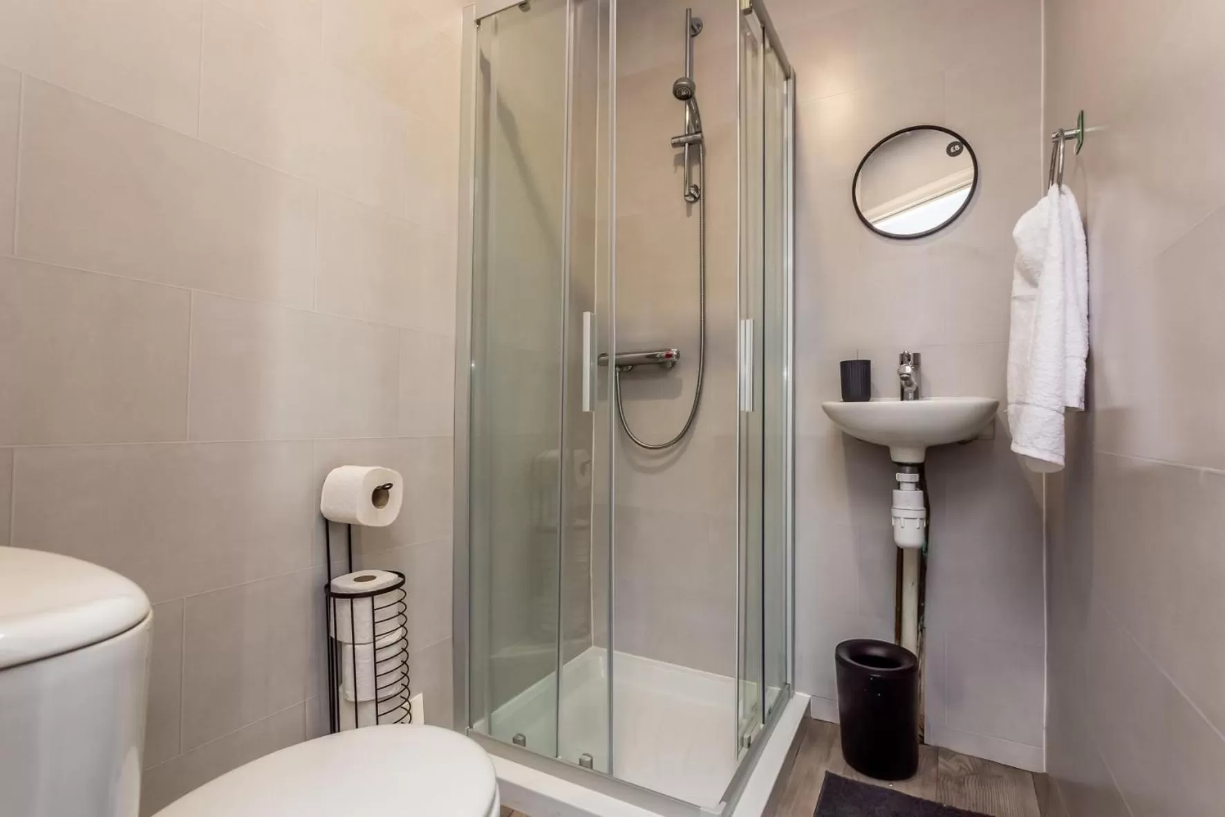 Bathroom in Comfy-Stays - Lower Ocean Road