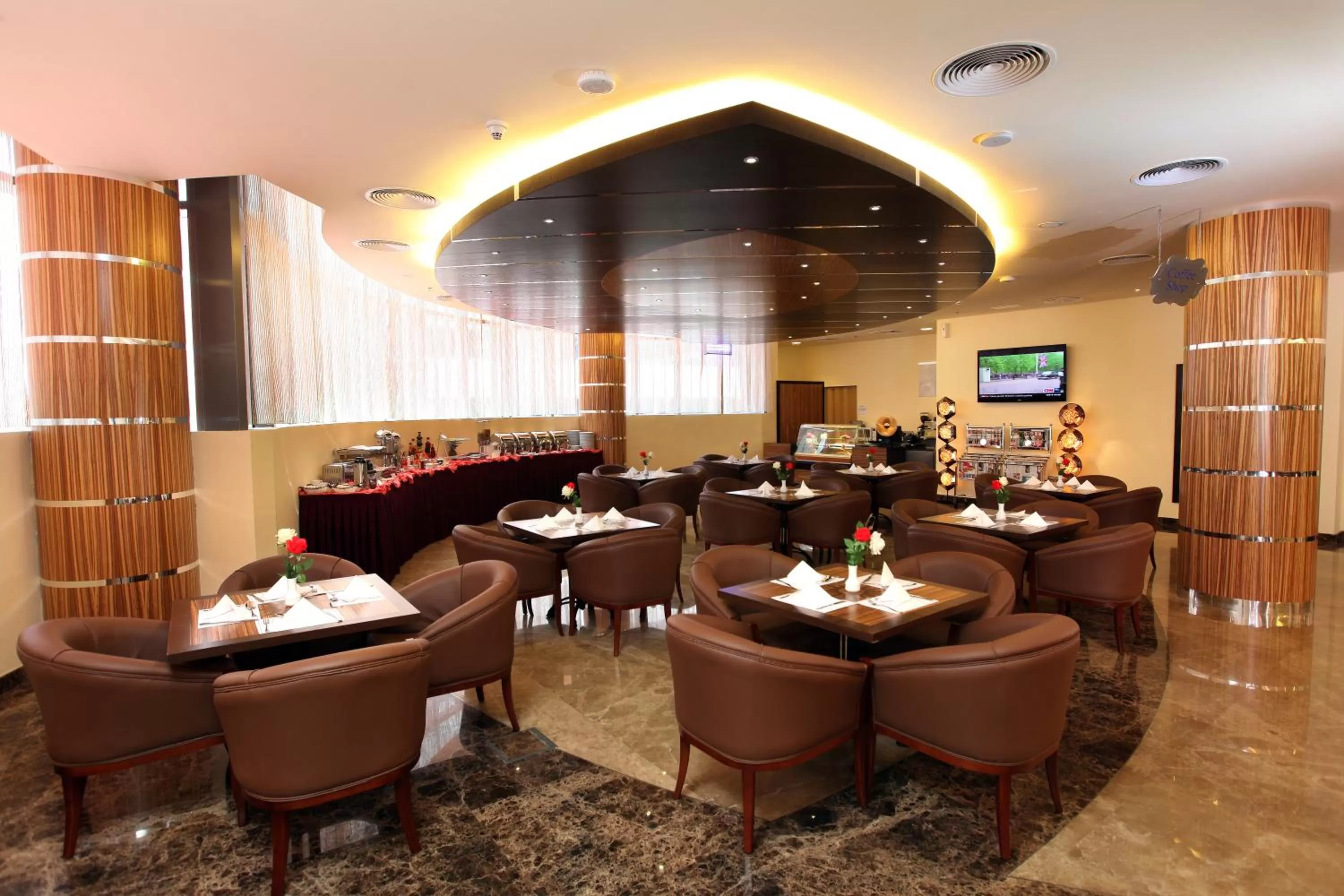 Restaurant/places to eat in Xclusive Maples Hotel Apartment