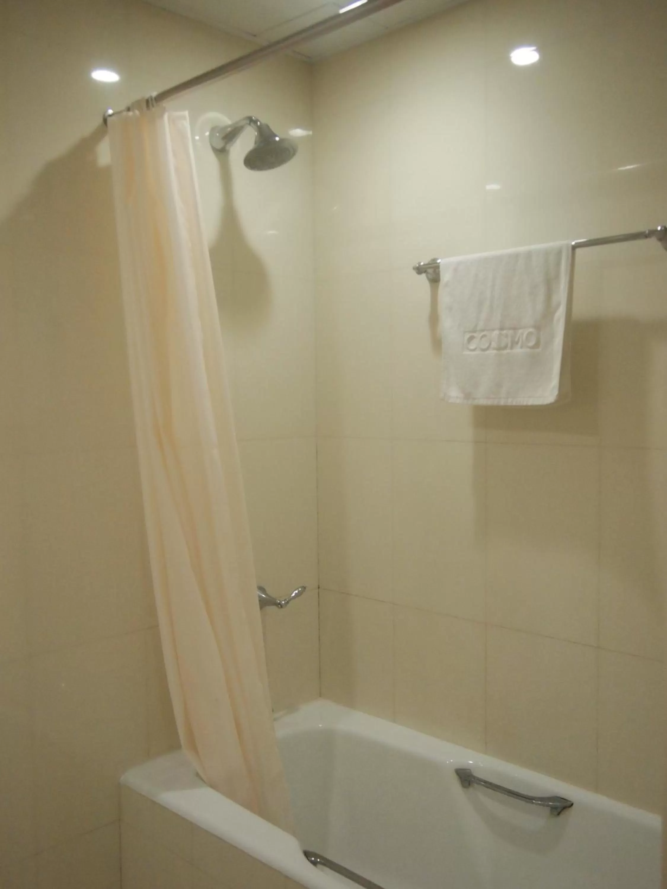 Bathroom in Ladoll Service Apartments