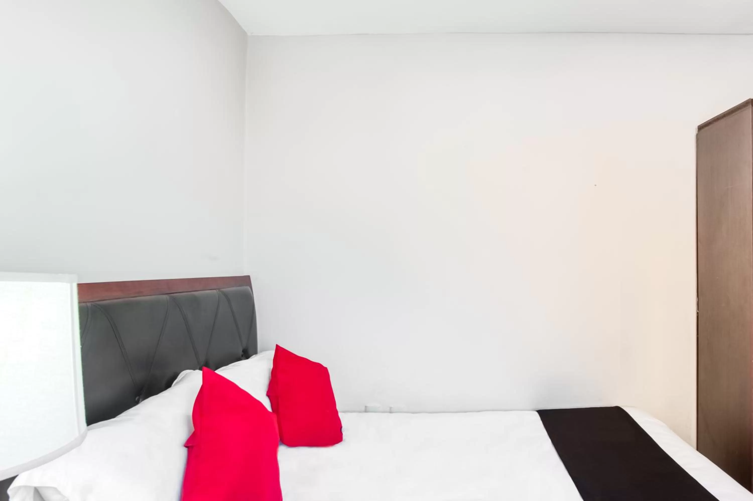 Bedroom, Bed in Boca Inn Hotel & Suites