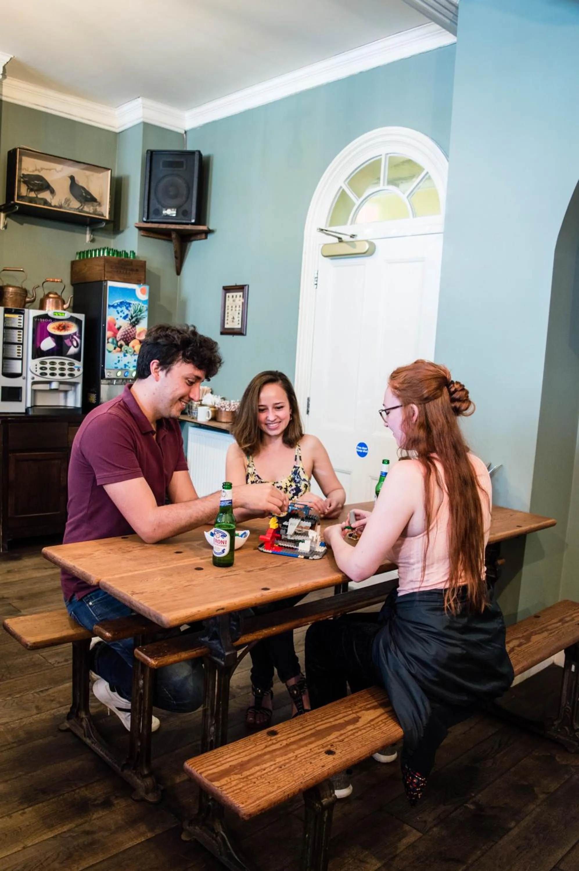 Restaurant/places to eat in Palmers Lodge Swiss Cottage