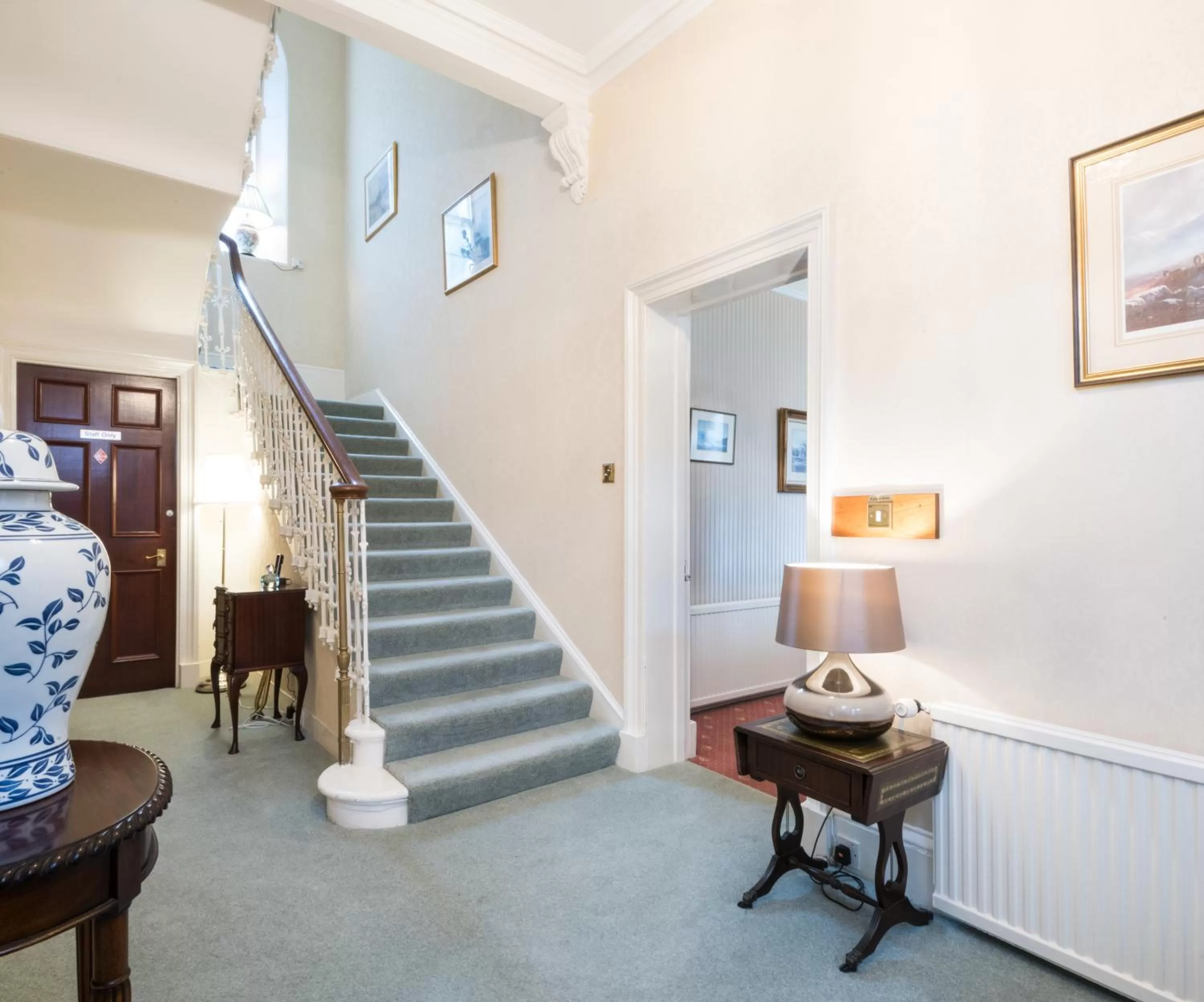 Lobby or reception in Sunbank House Metro Hotel