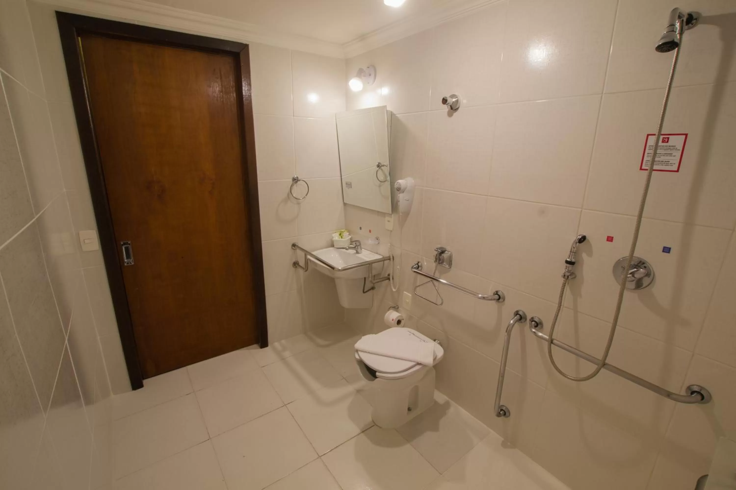 Shower in SJ Executive - San Juan Curitiba