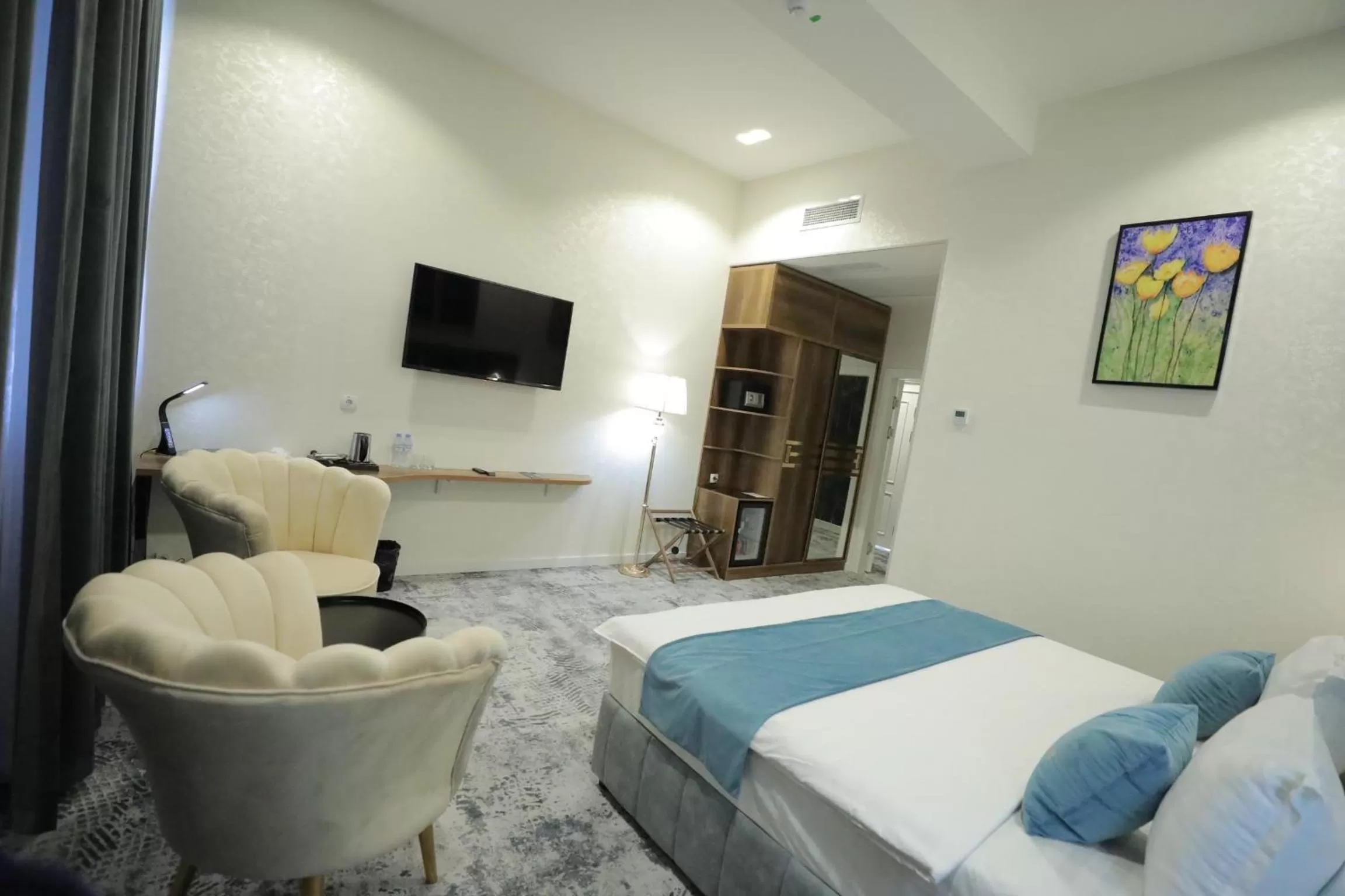 Photo of the whole room, Bed in MaxWell Hotel & SPA