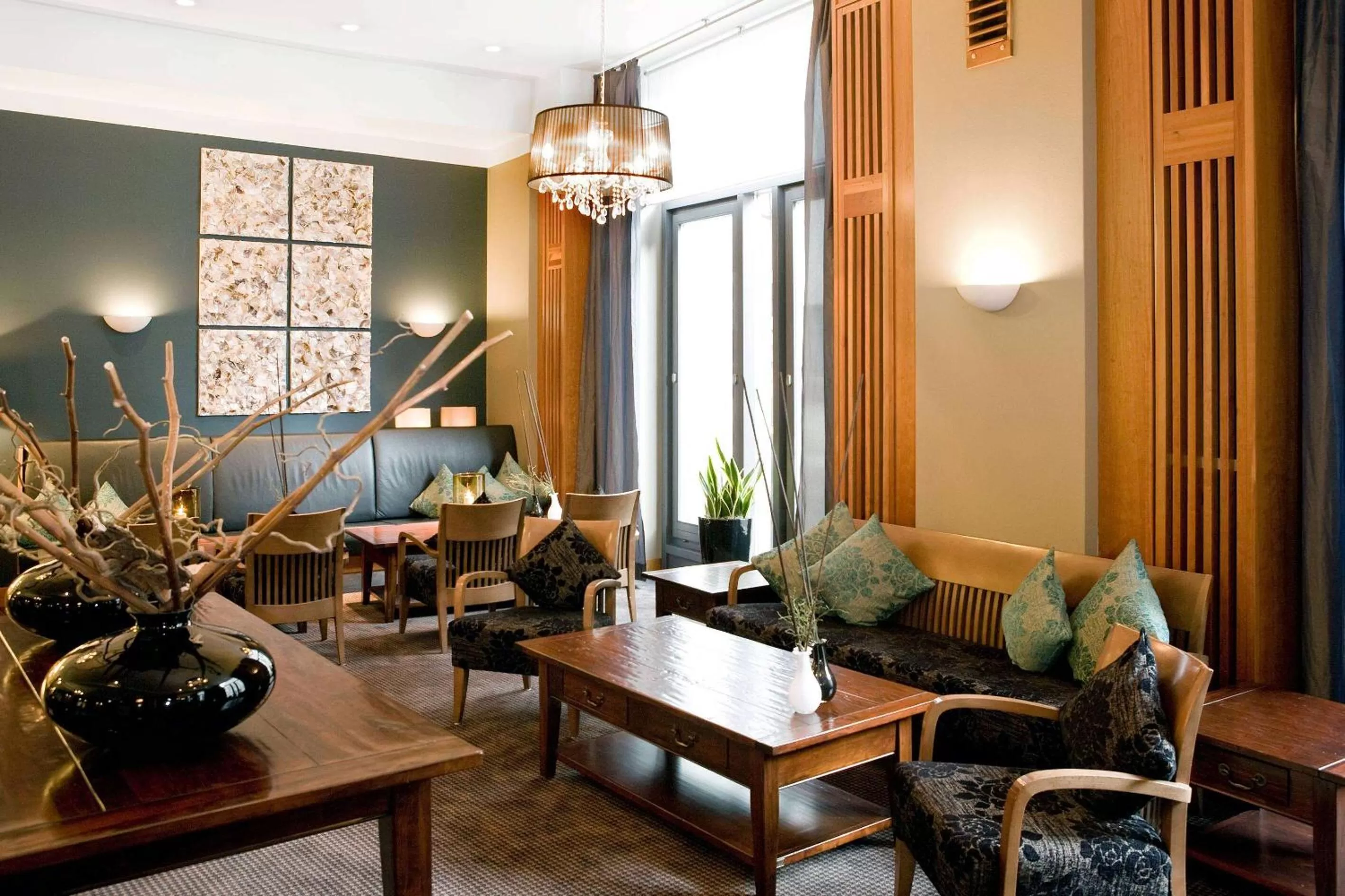 Lobby or reception in Vienna House by Wyndham Sonne Rostock